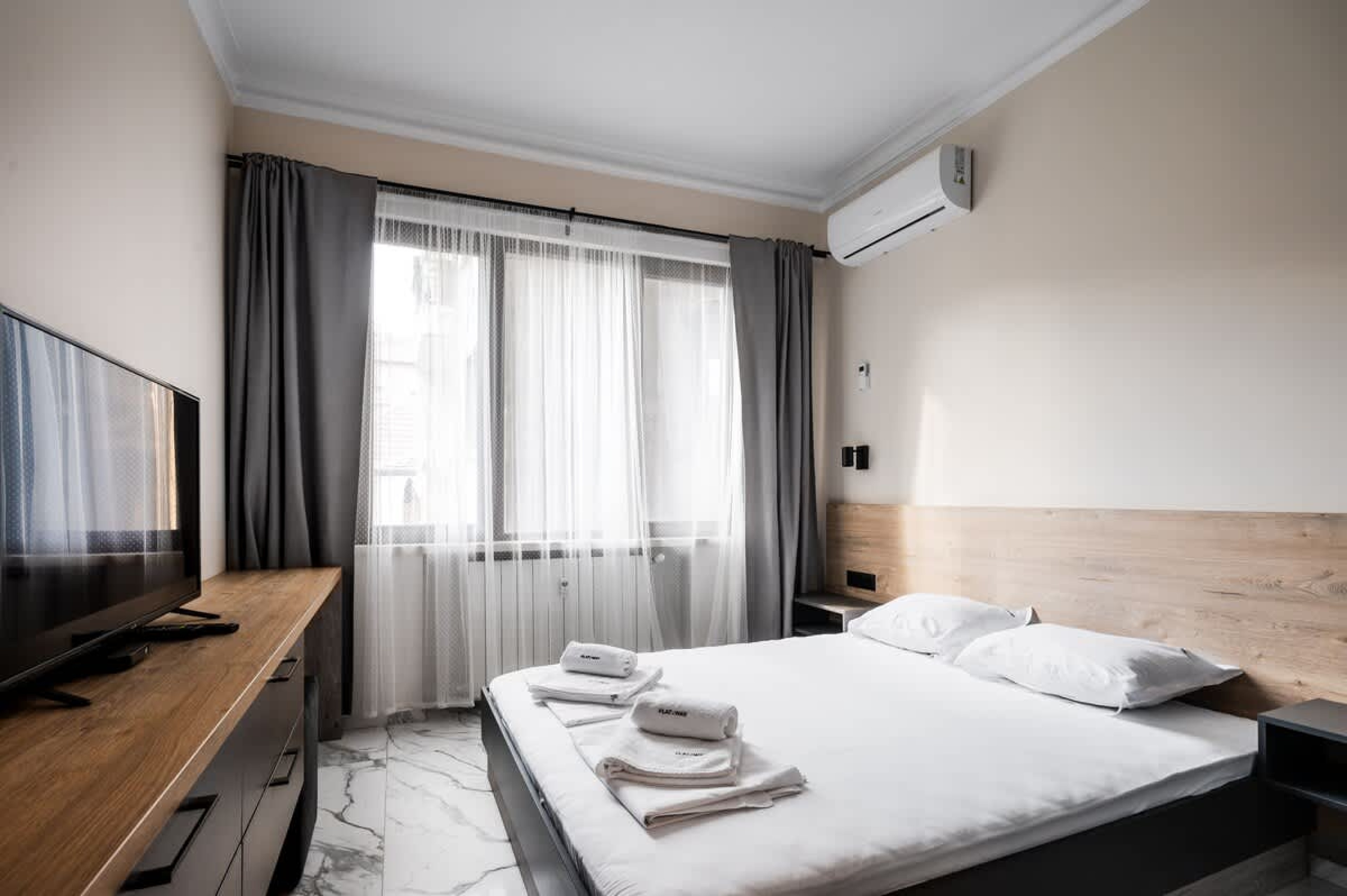 Scoutaround White Logo