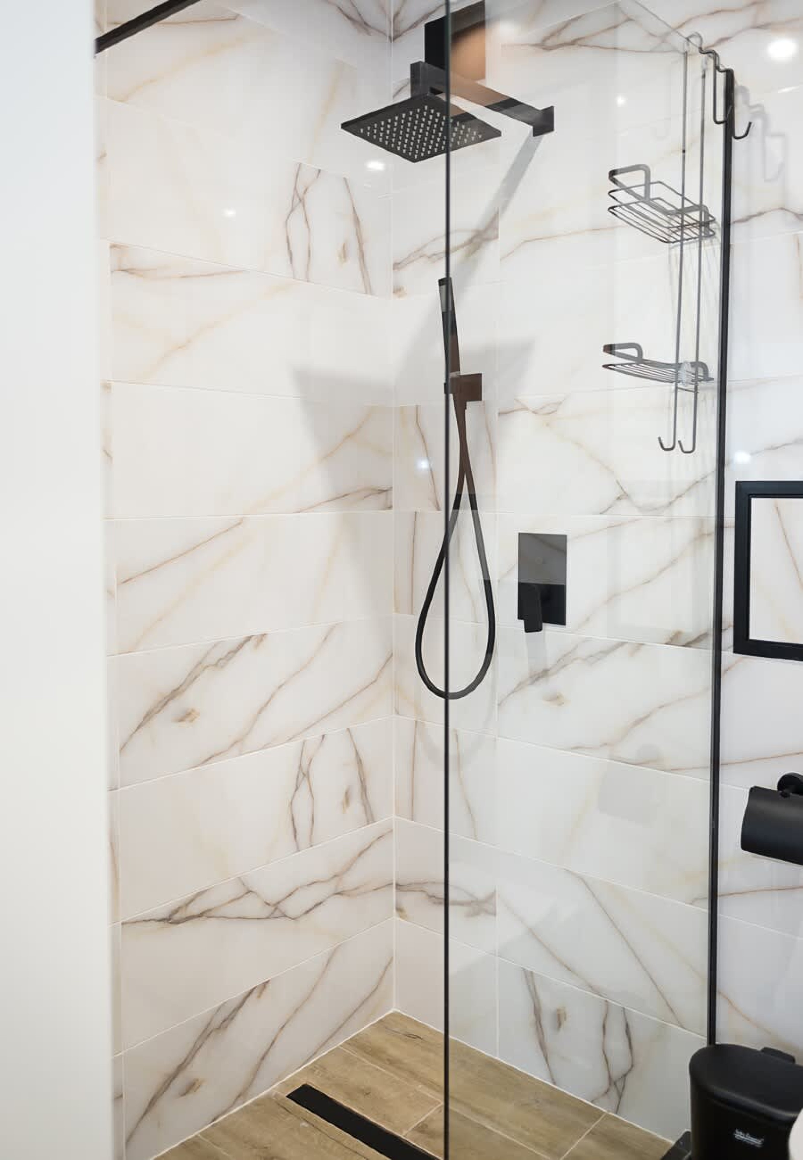 Scoutaround White Logo