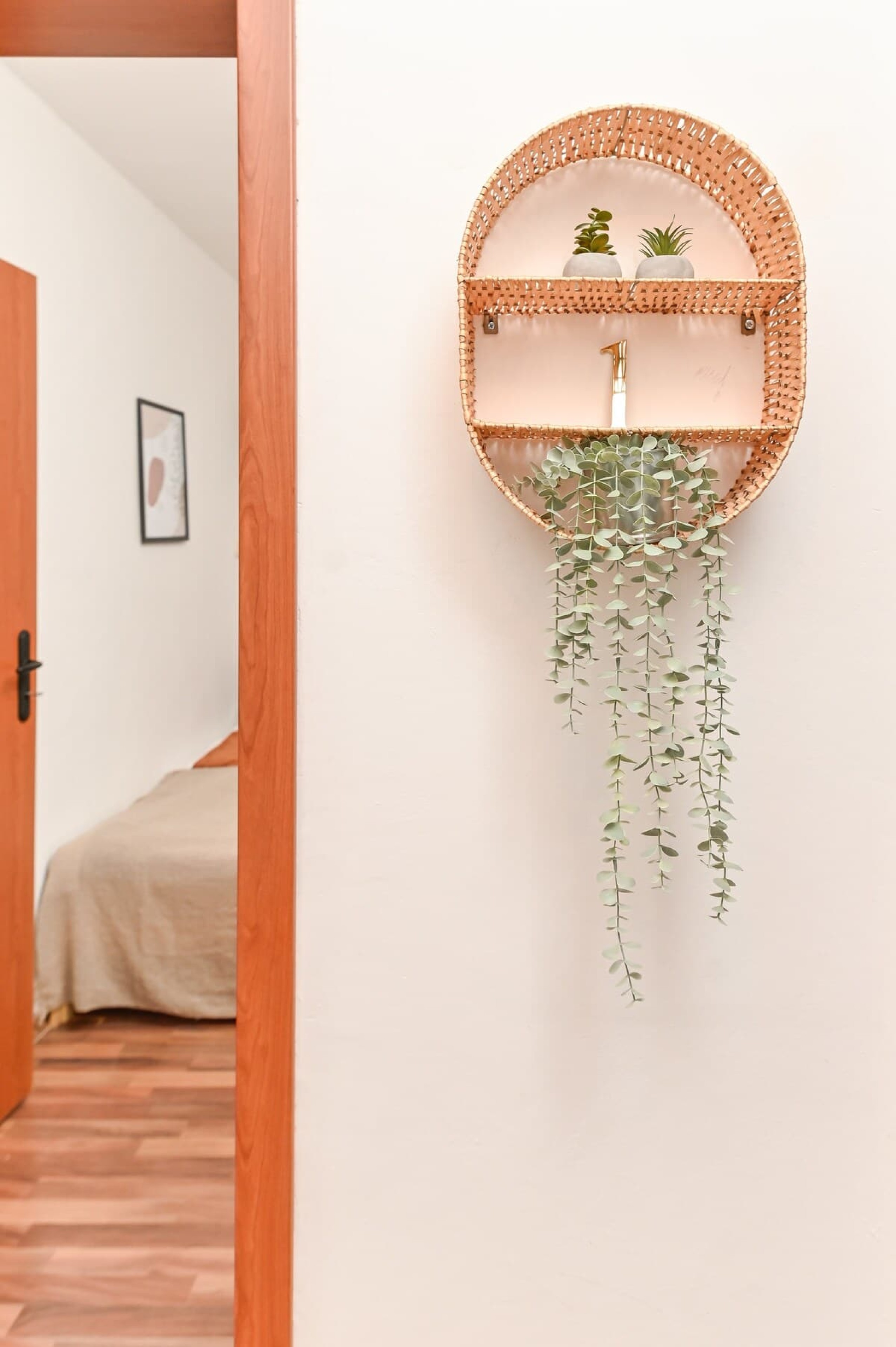 Scoutaround White Logo