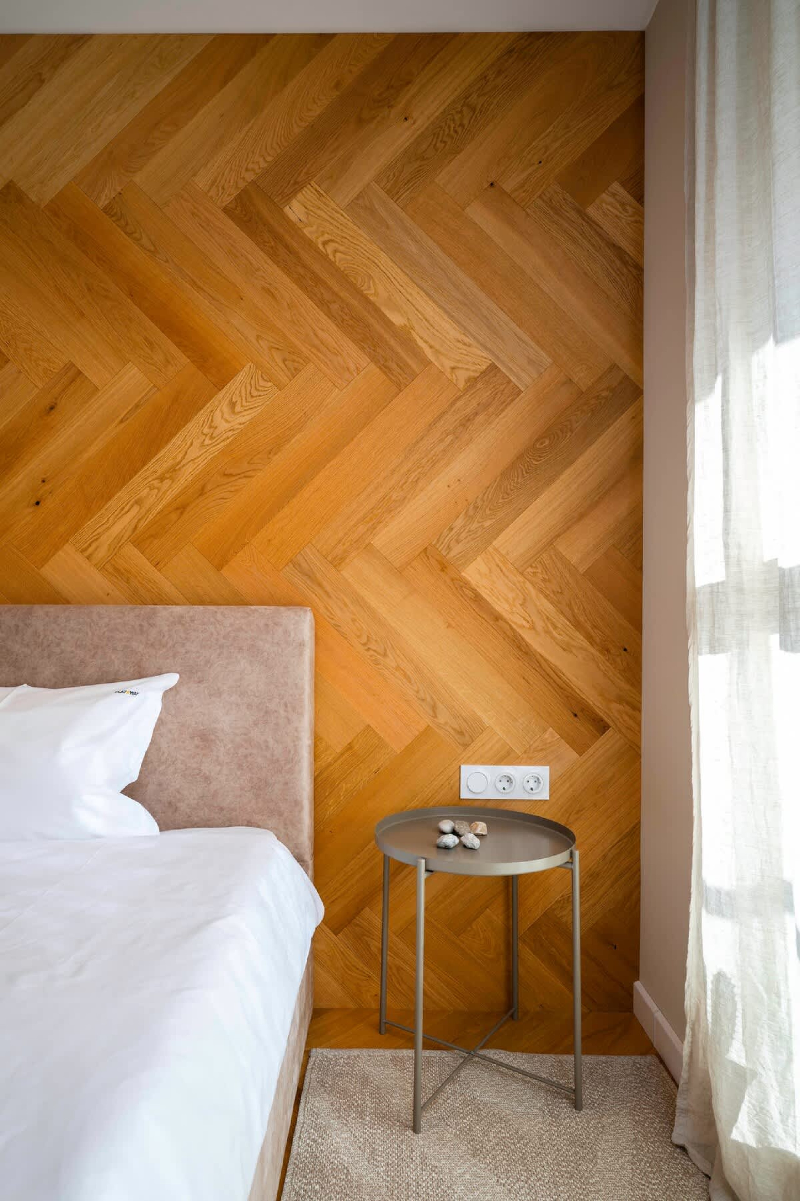 Scoutaround White Logo