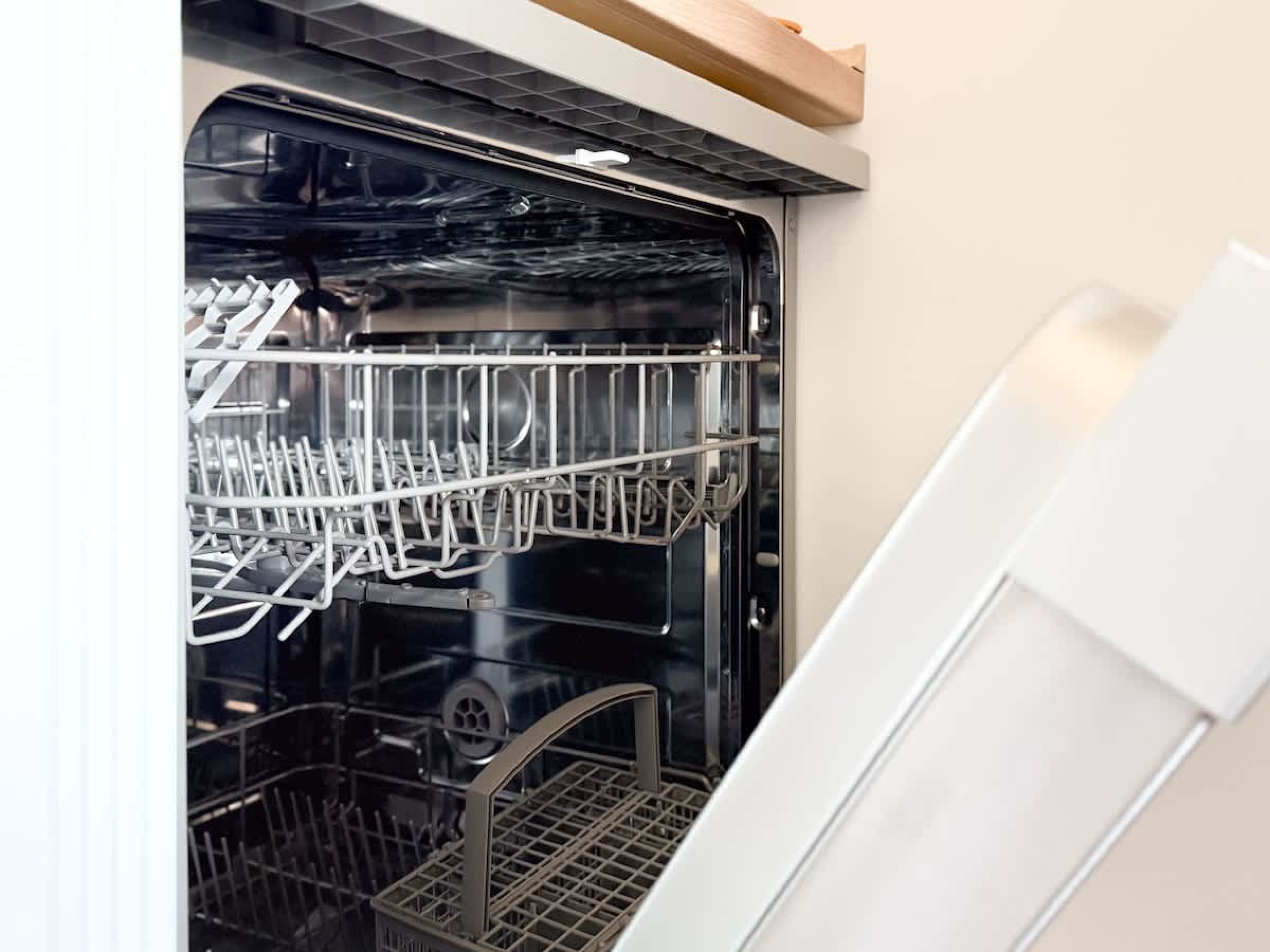 Scoutaround White Logo