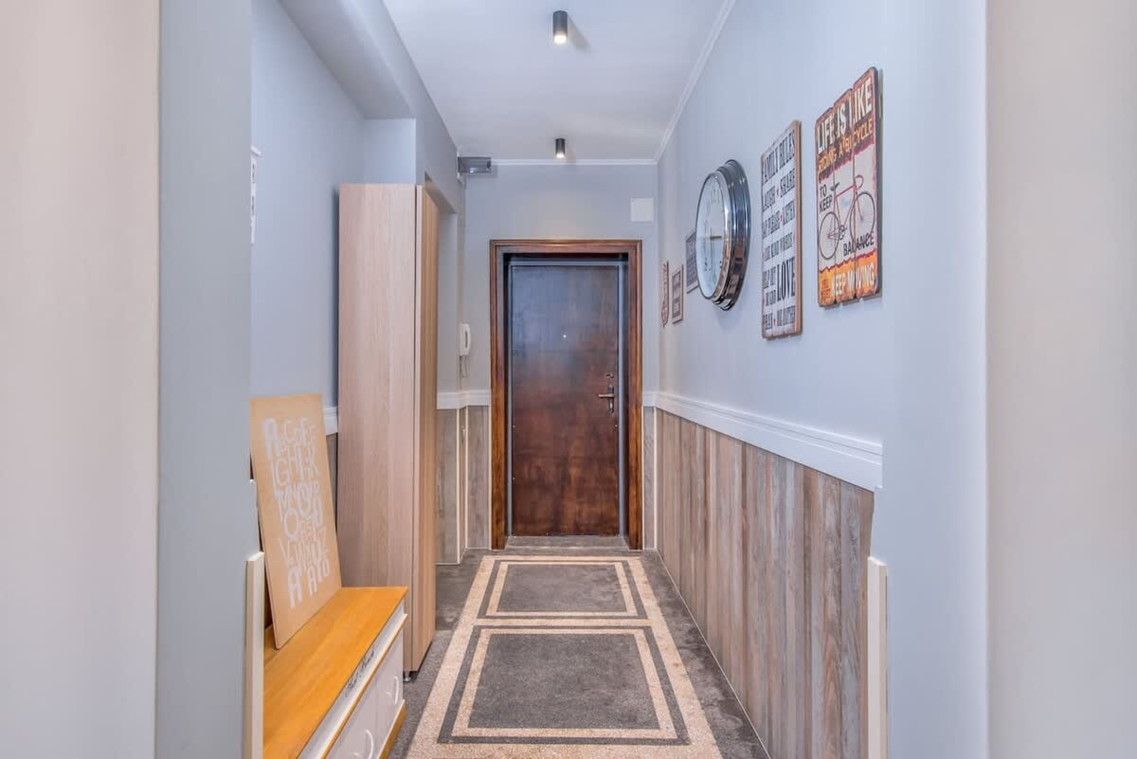 Scoutaround White Logo