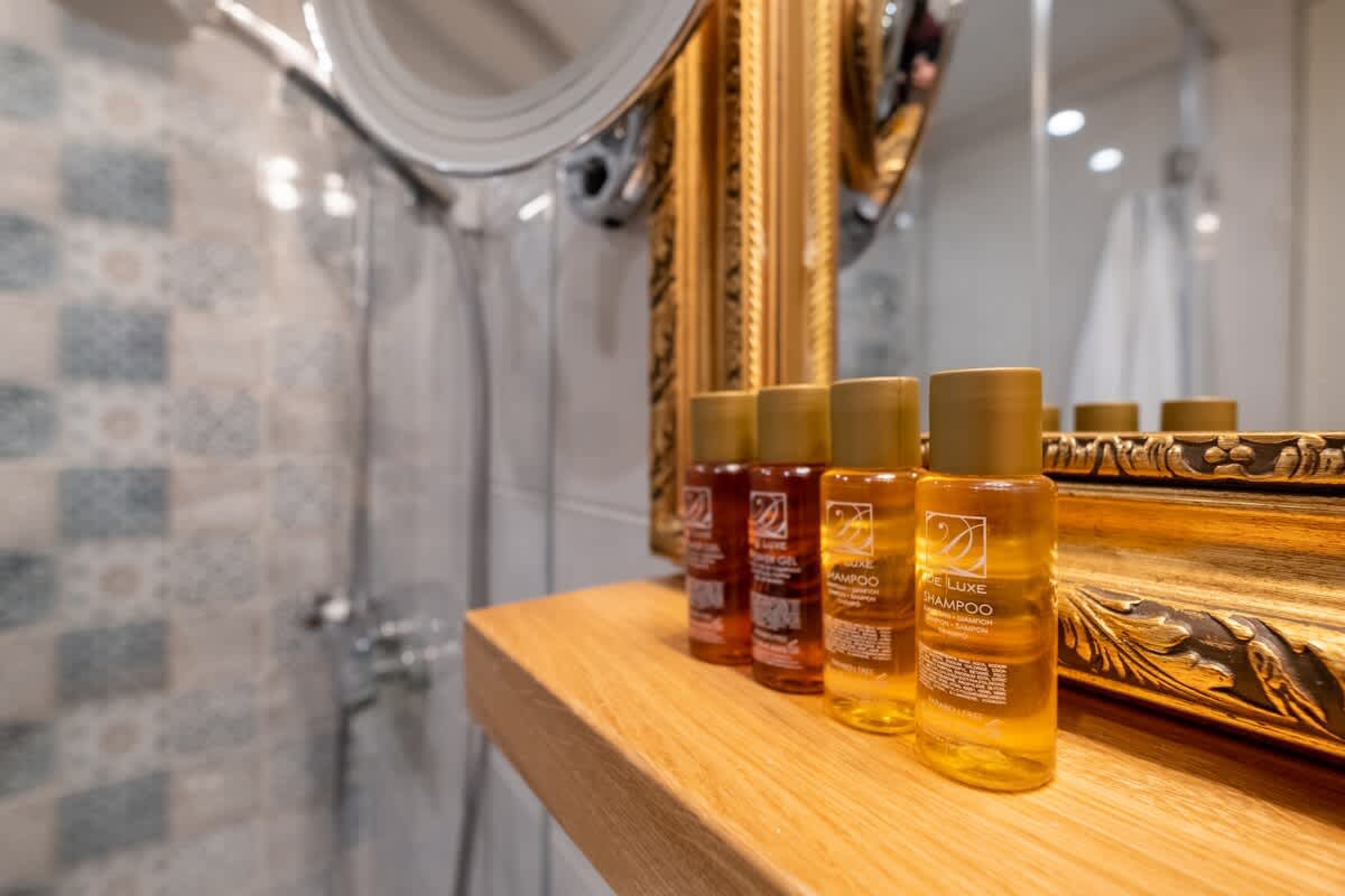 Scoutaround White Logo