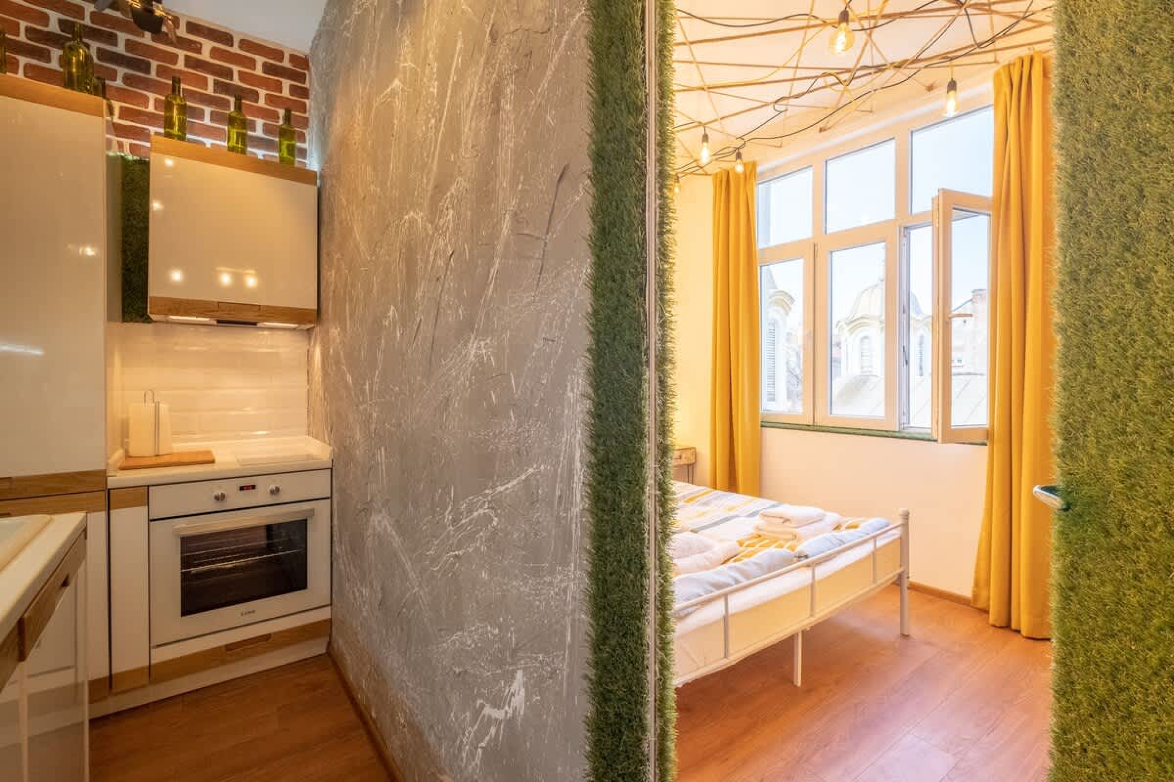 Scoutaround White Logo