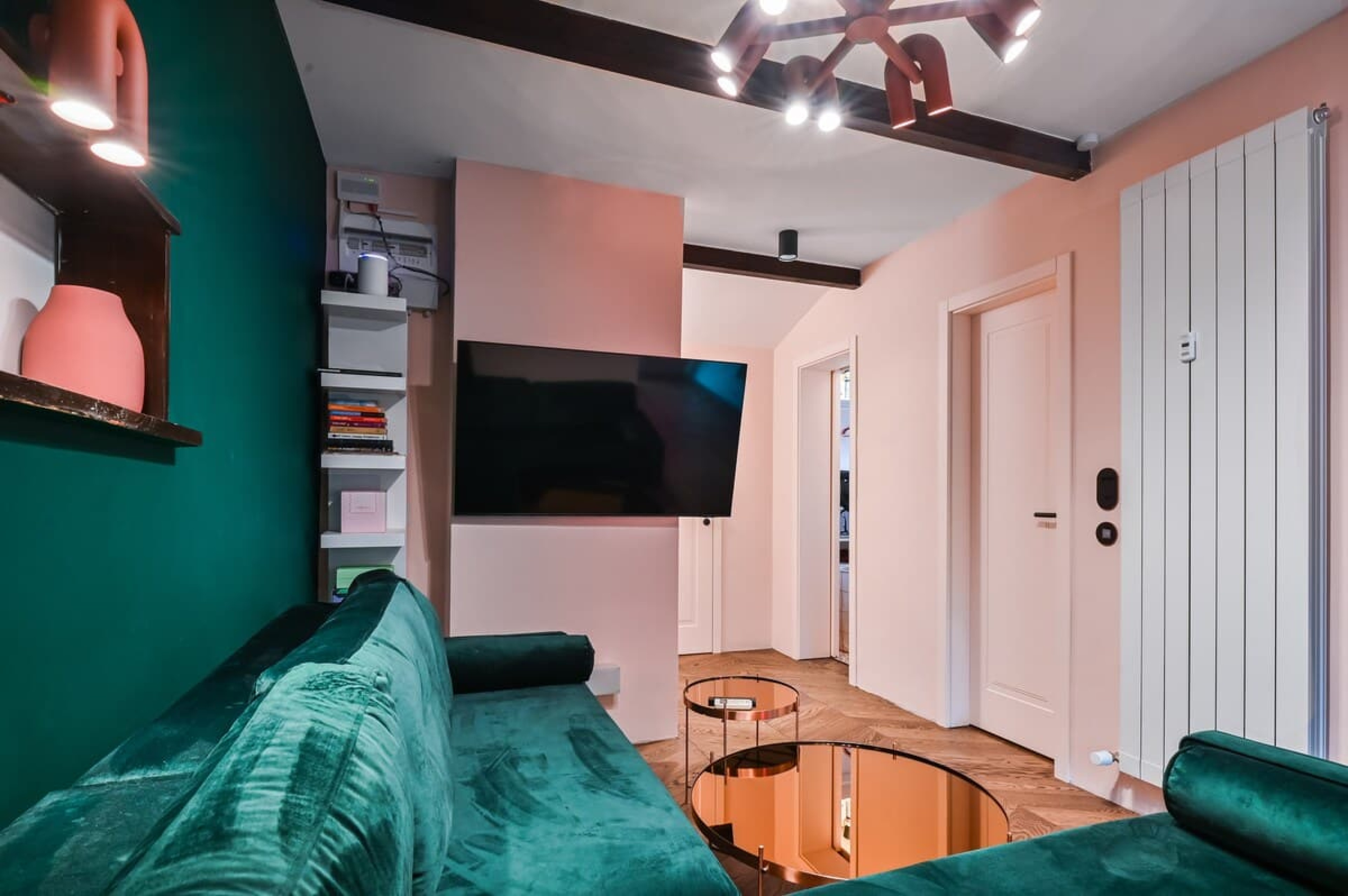 Scoutaround White Logo