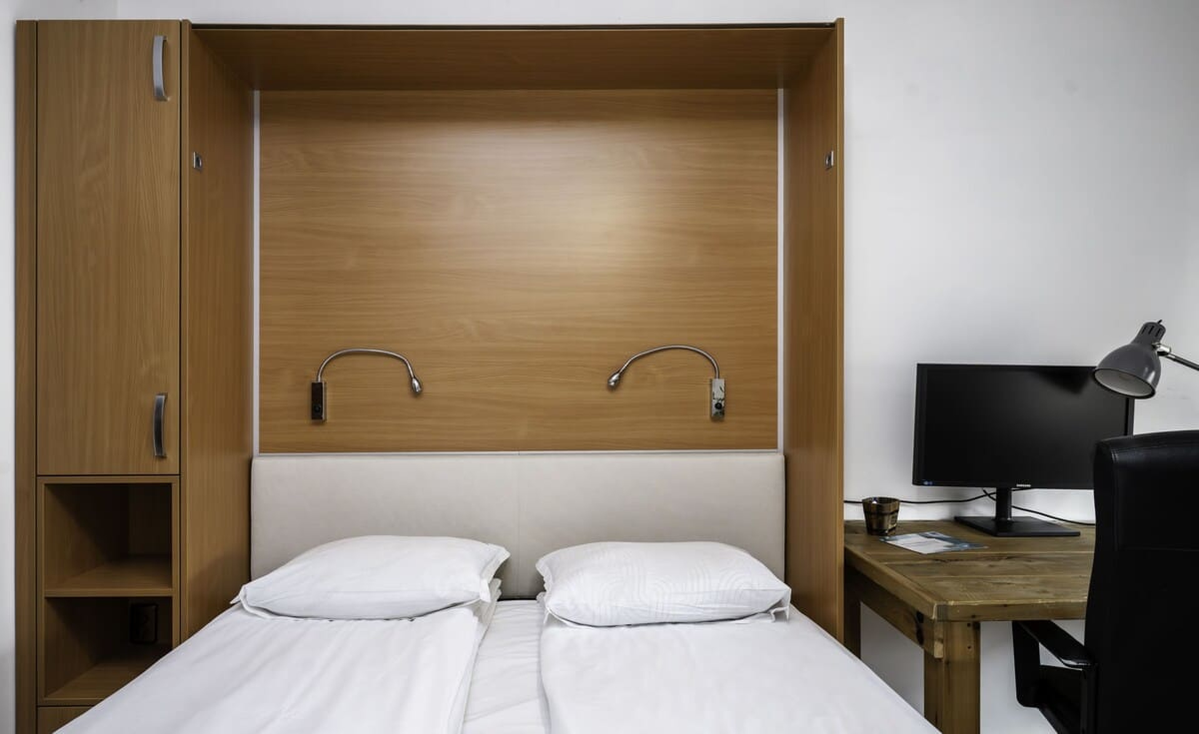 Scoutaround White Logo