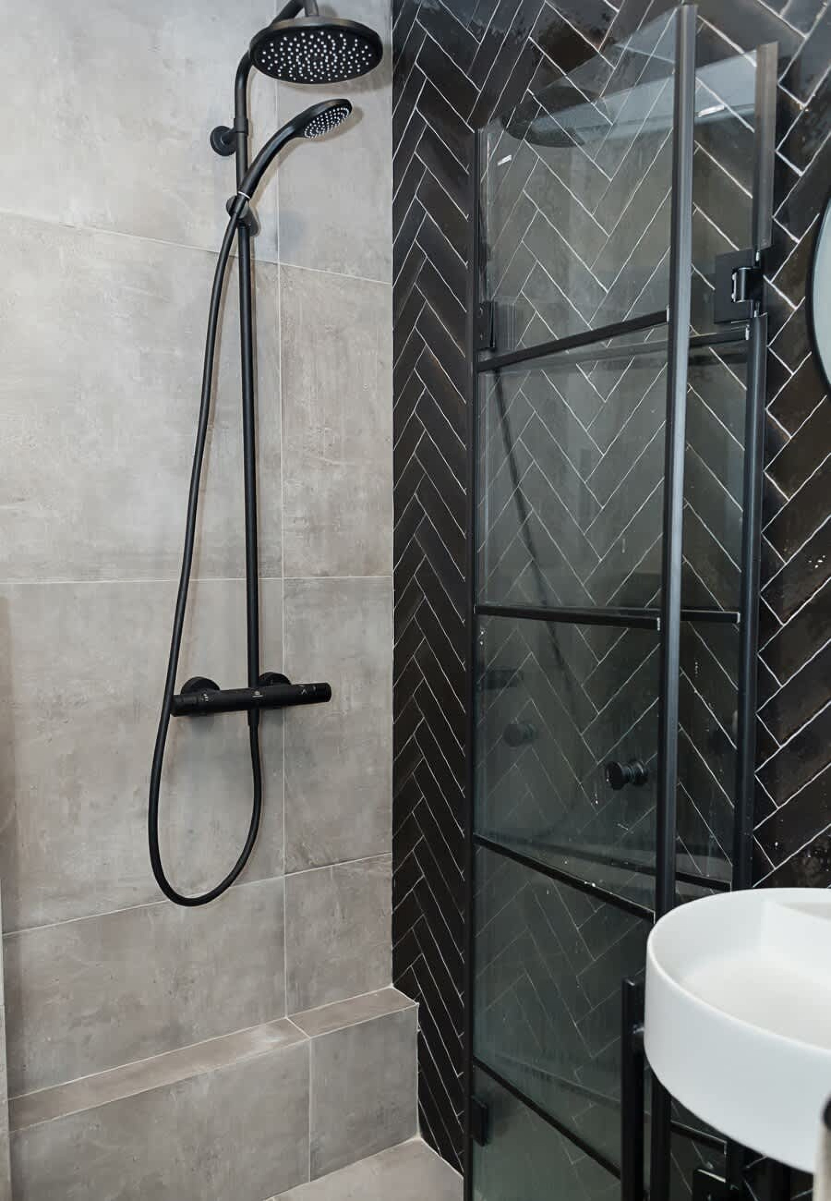 Scoutaround White Logo