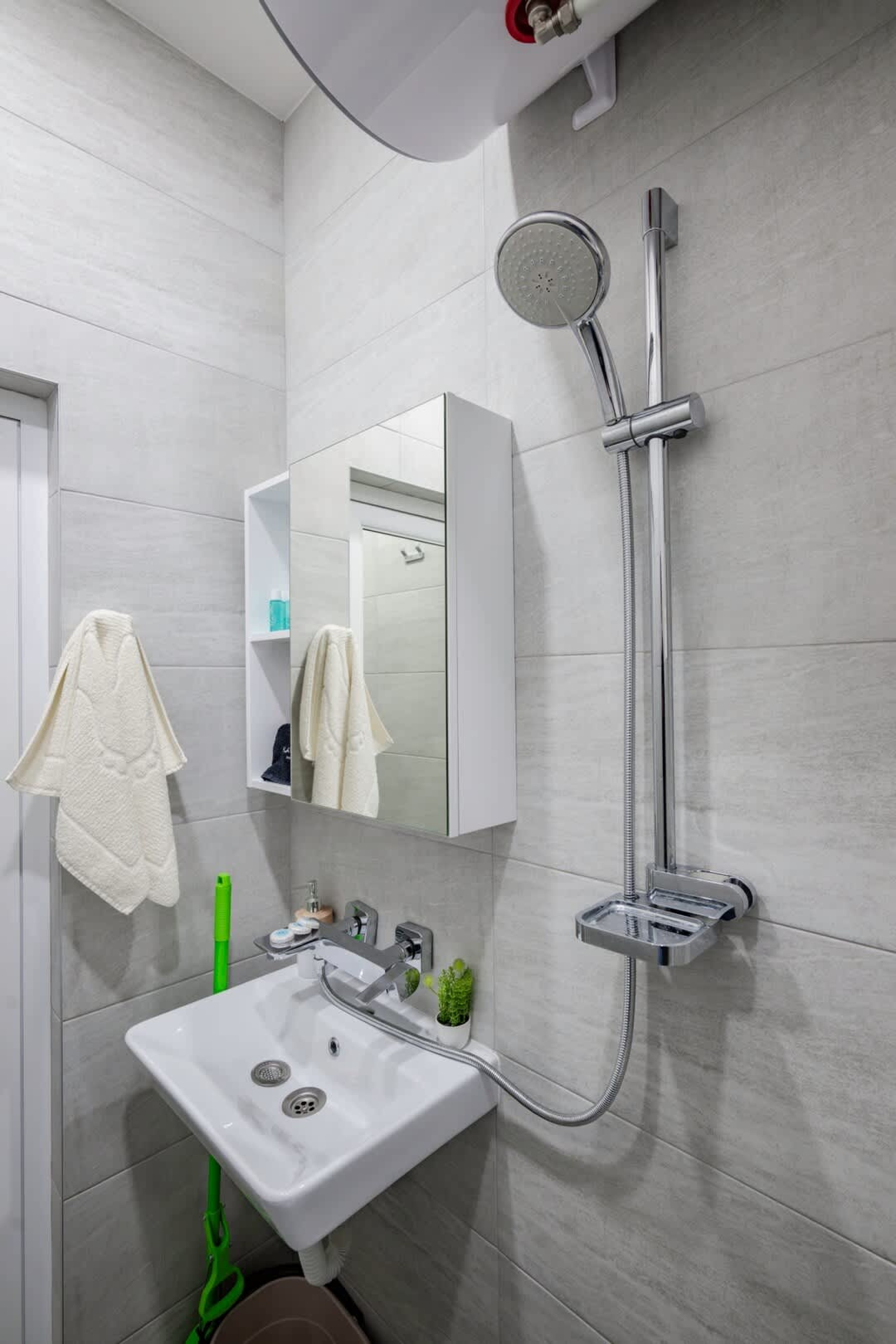 Scoutaround White Logo