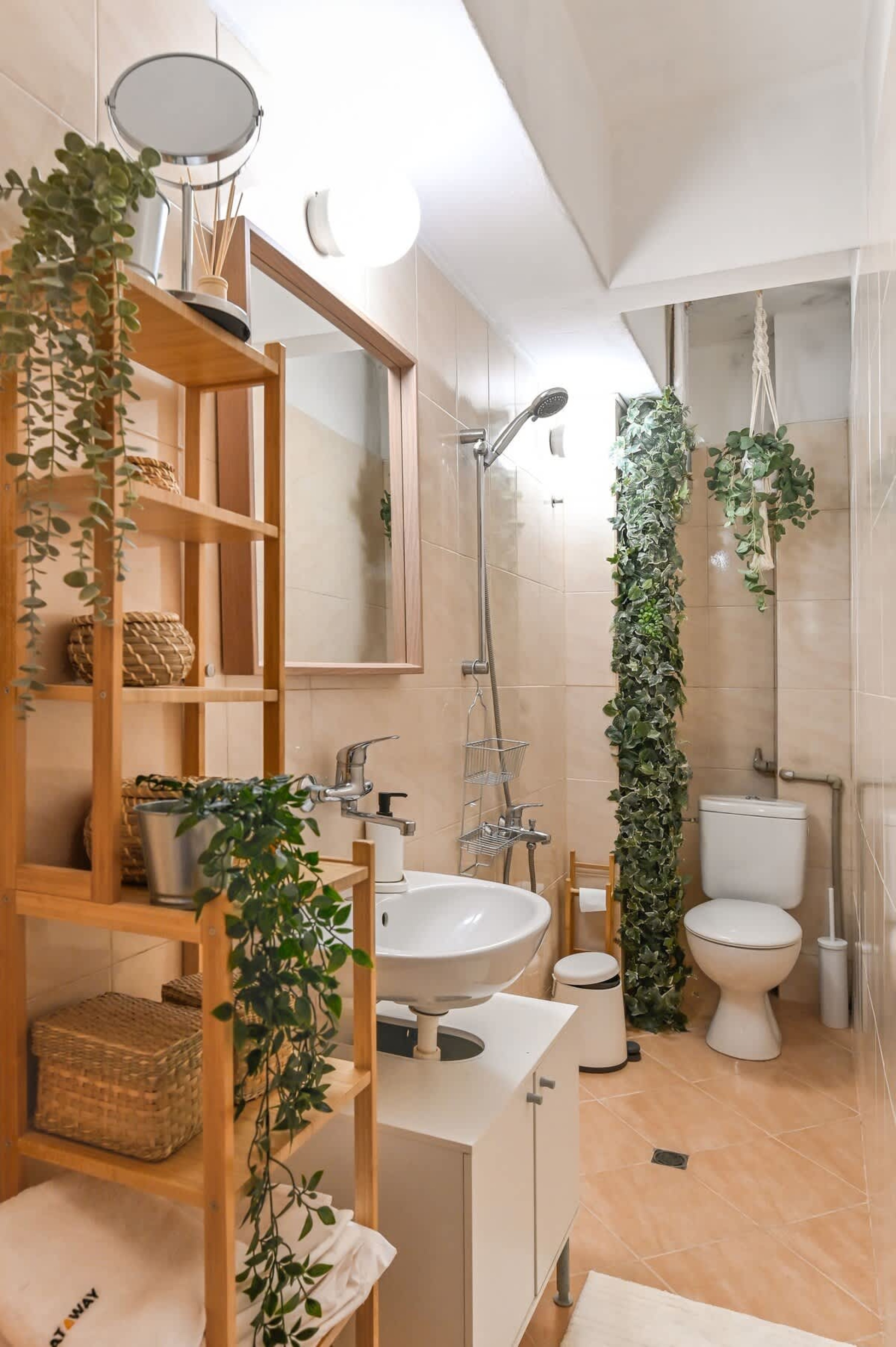 Scoutaround White Logo