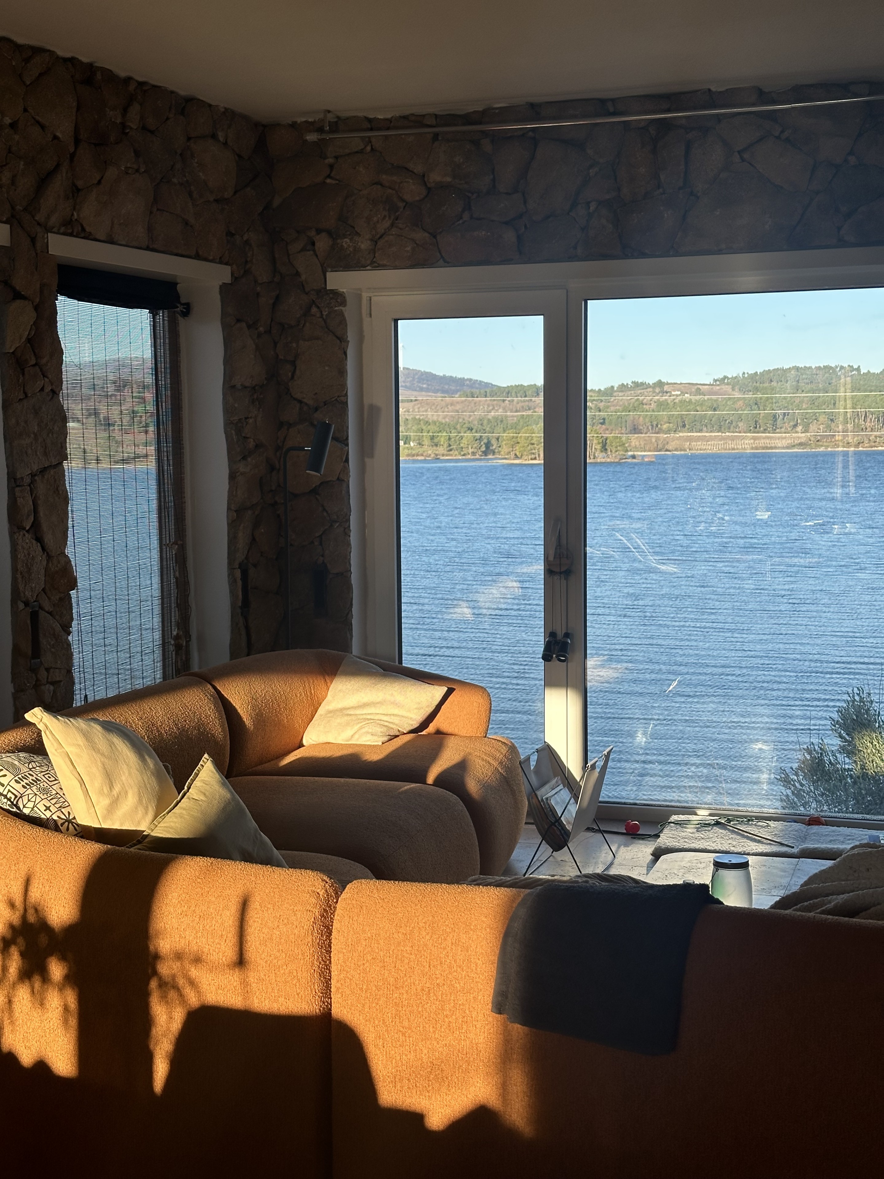 Scoutaround White Logo