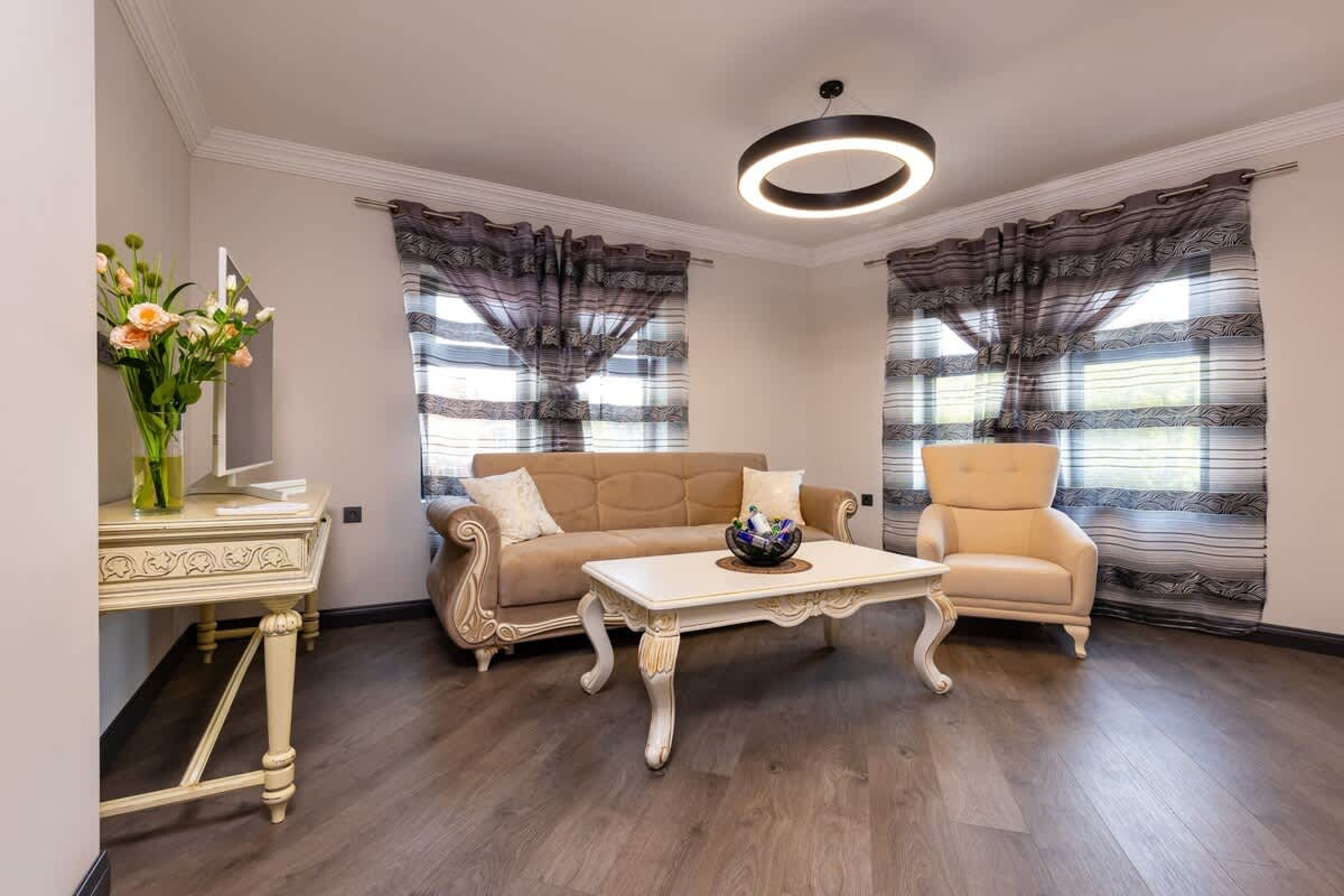 Scoutaround White Logo