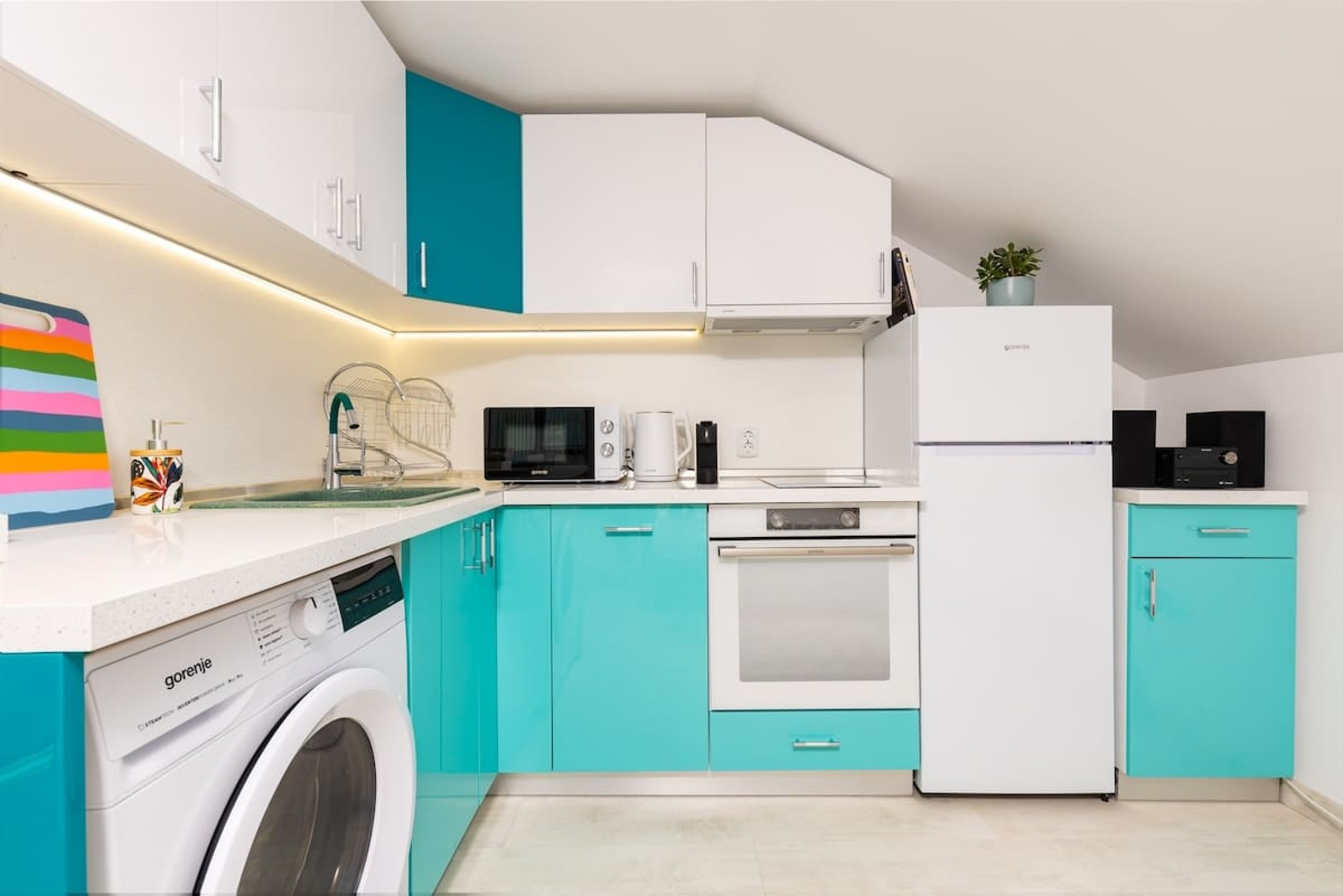 Scoutaround White Logo