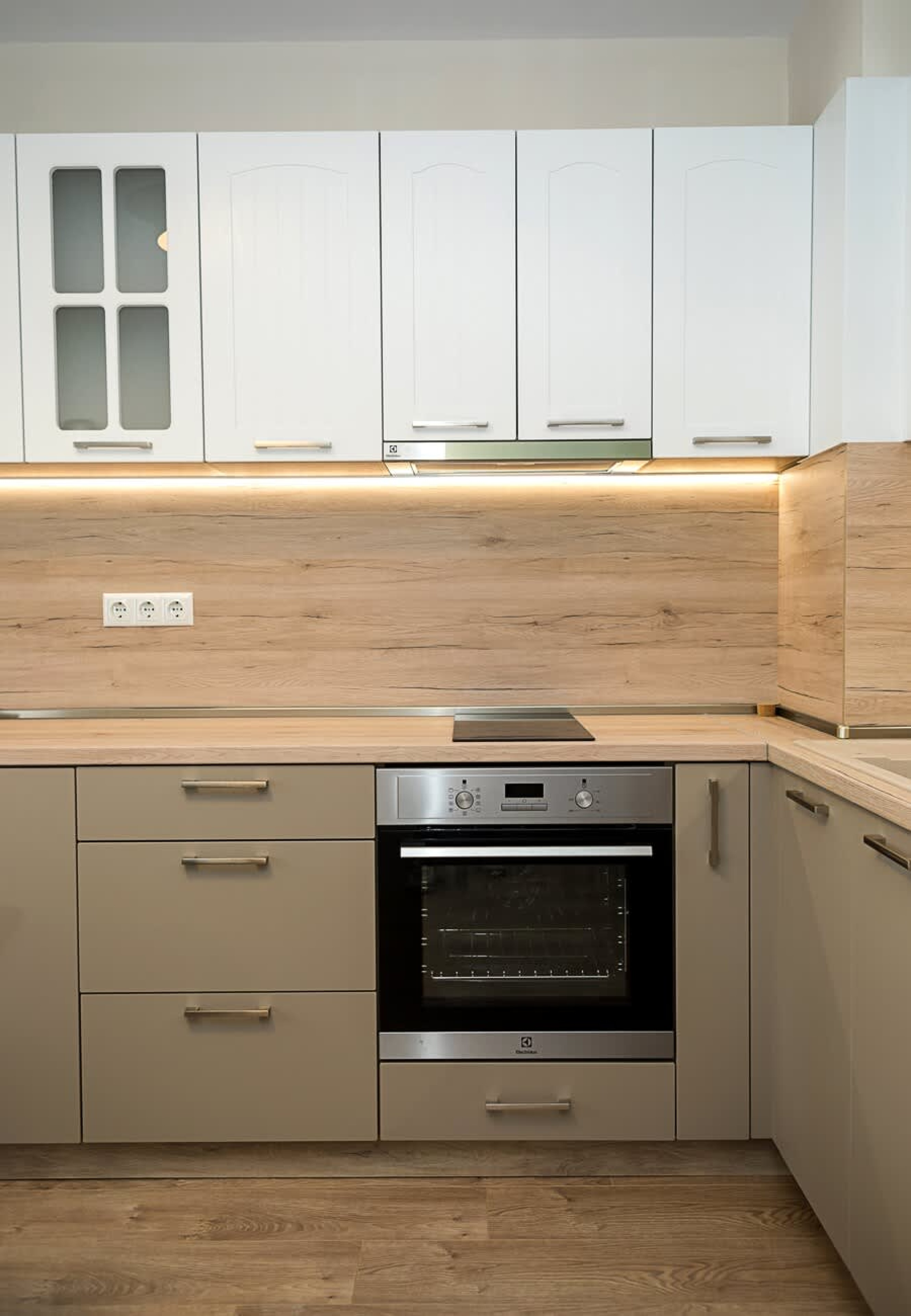 Scoutaround White Logo