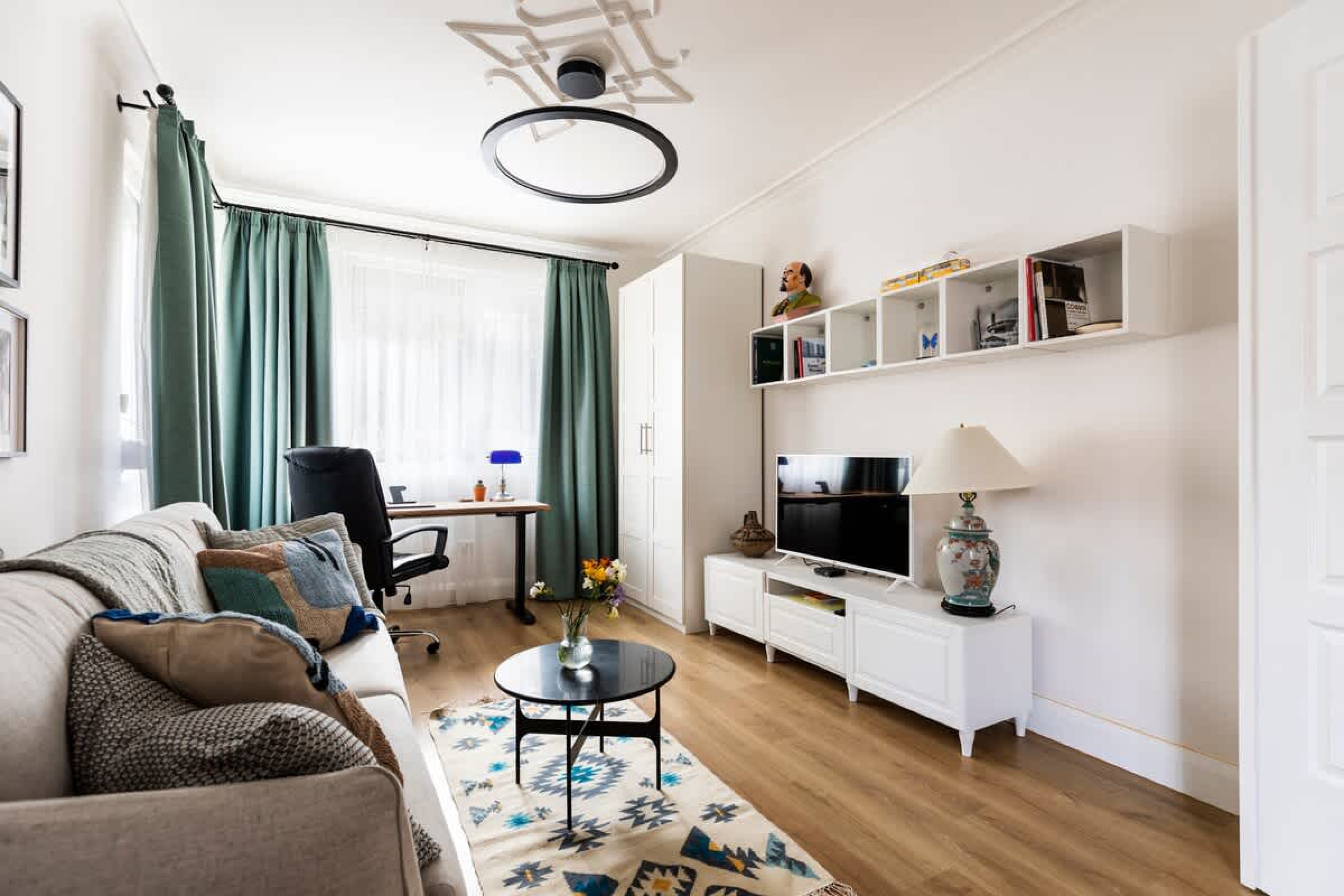 Scoutaround White Logo