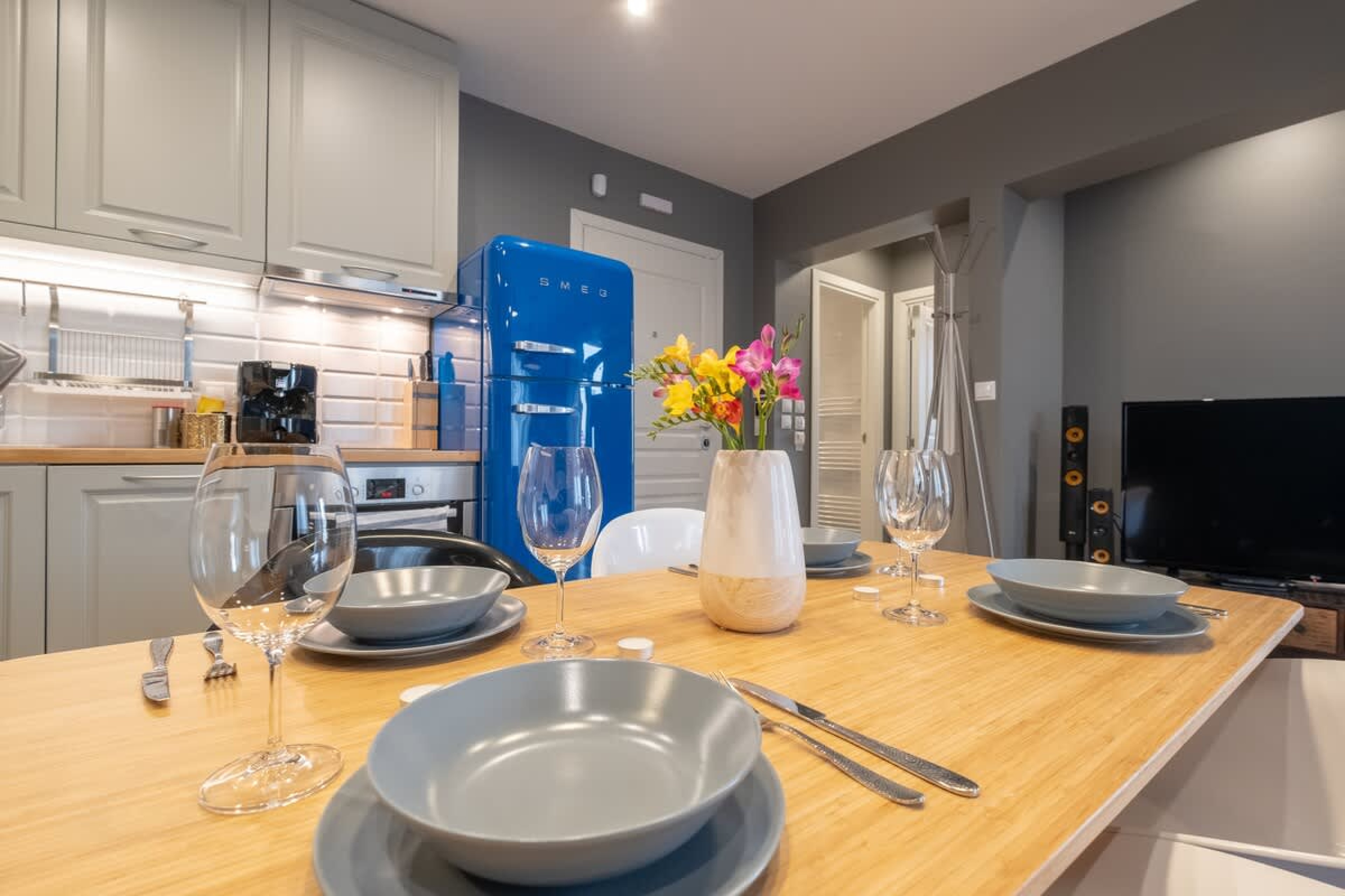 Scoutaround White Logo