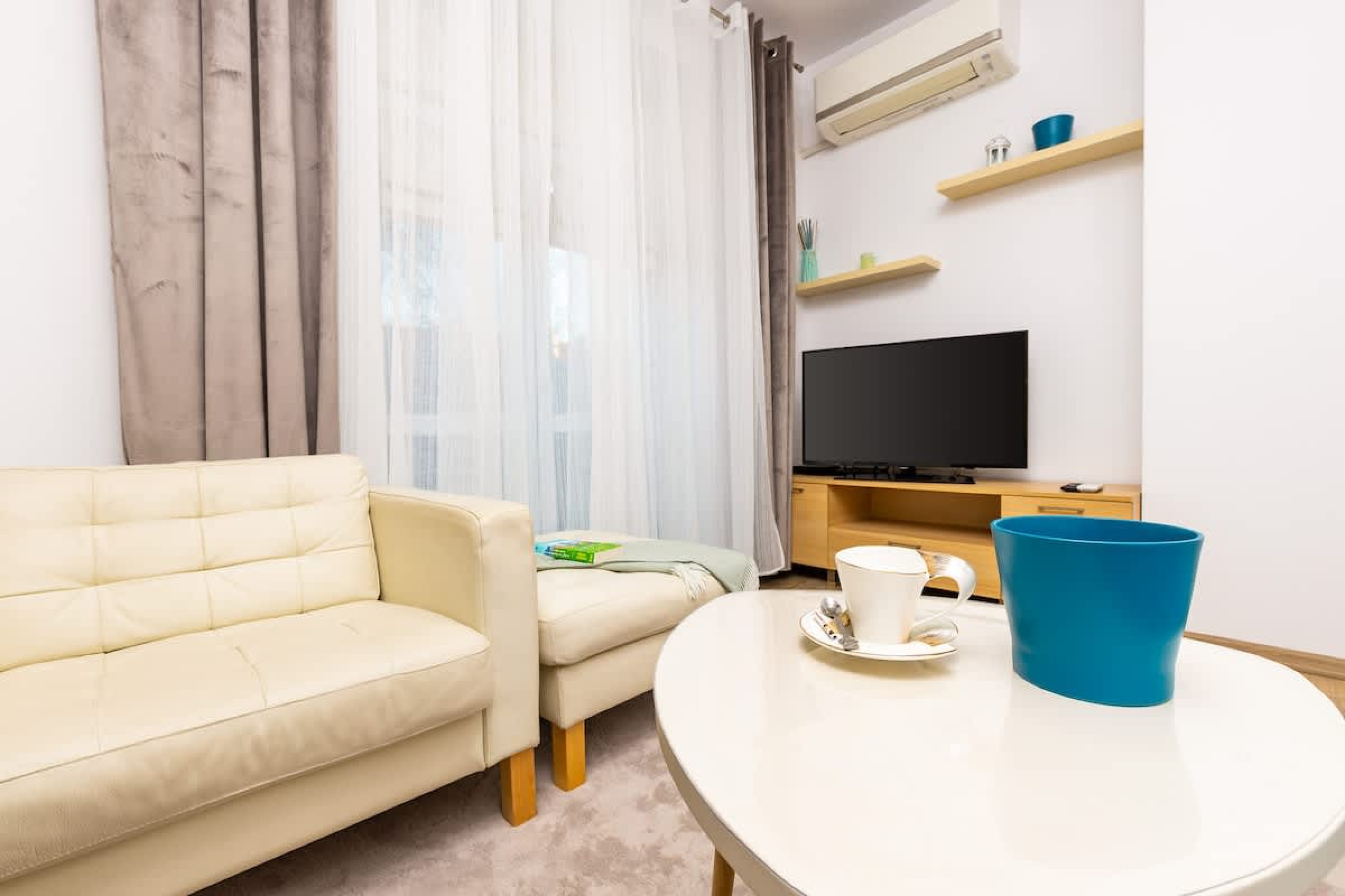 Scoutaround White Logo