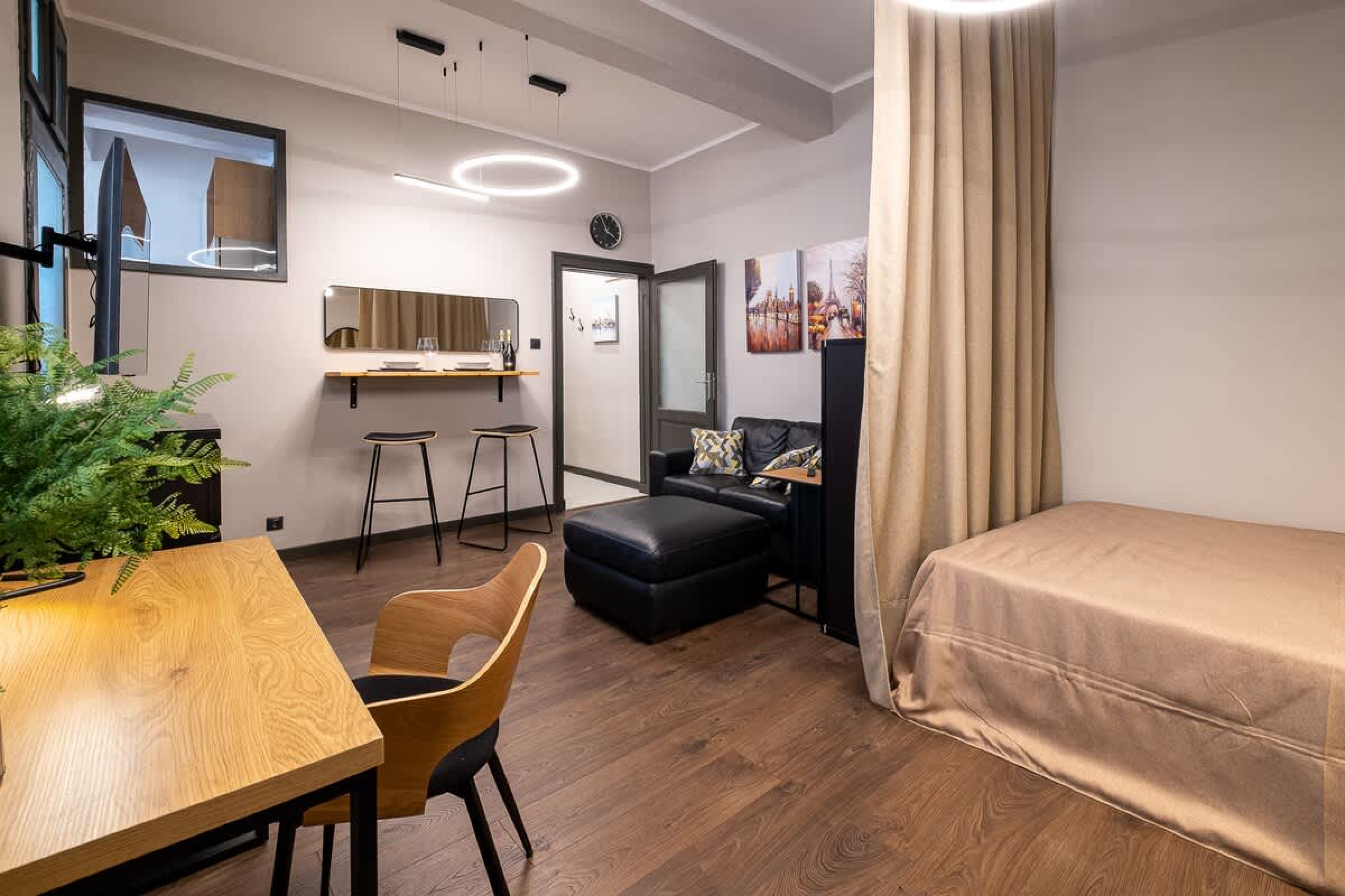 Scoutaround White Logo