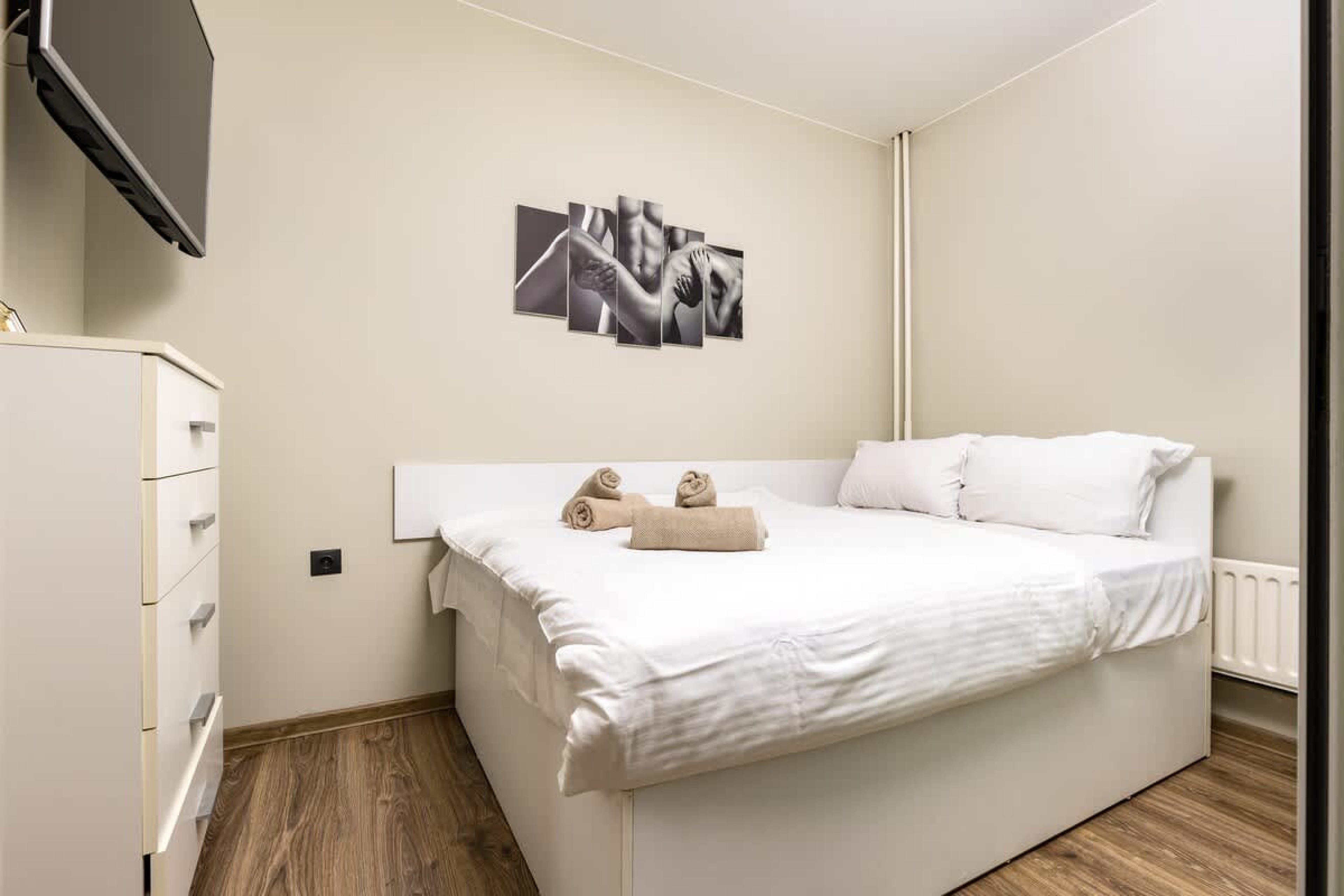 Scoutaround White Logo