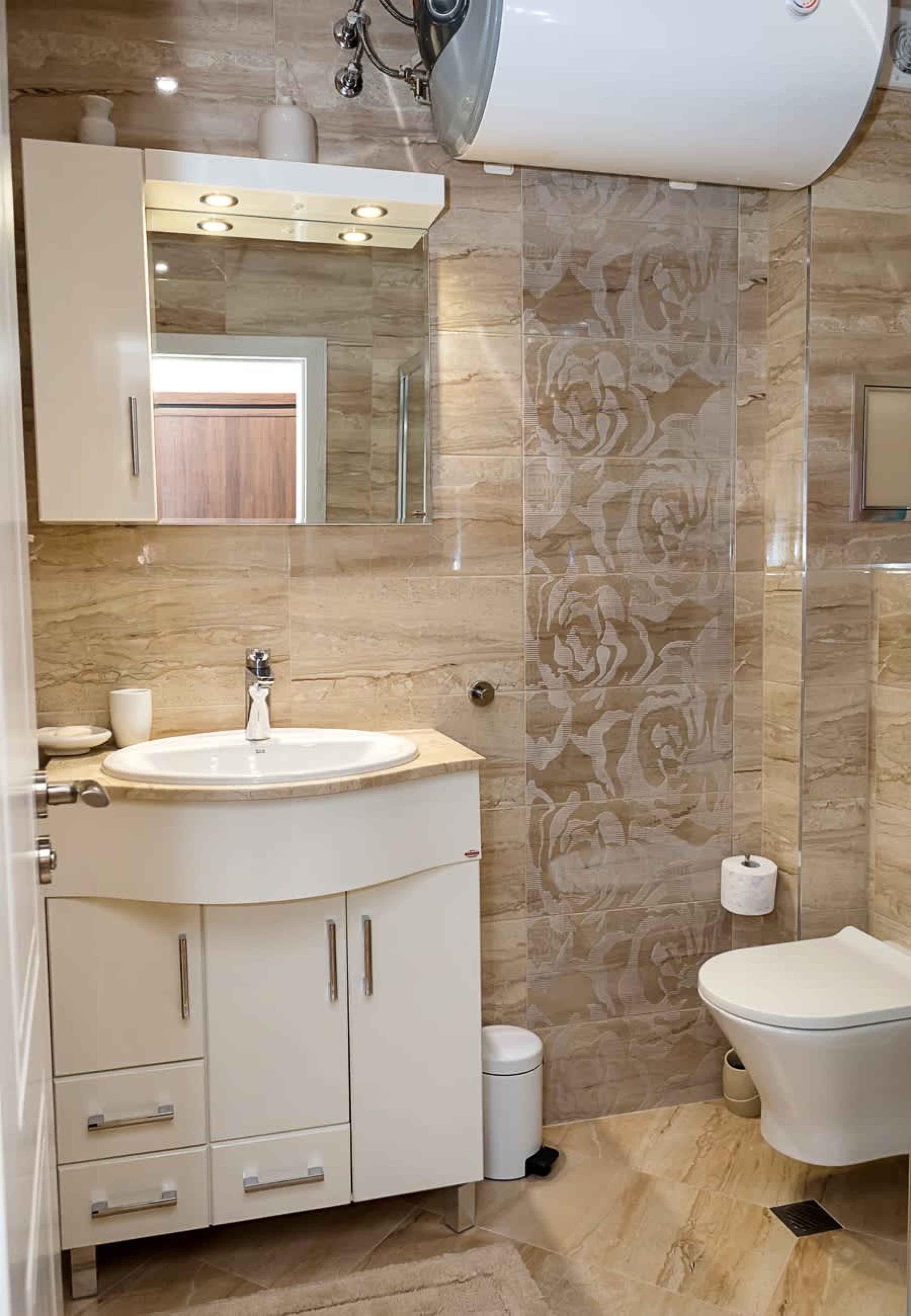 Scoutaround White Logo