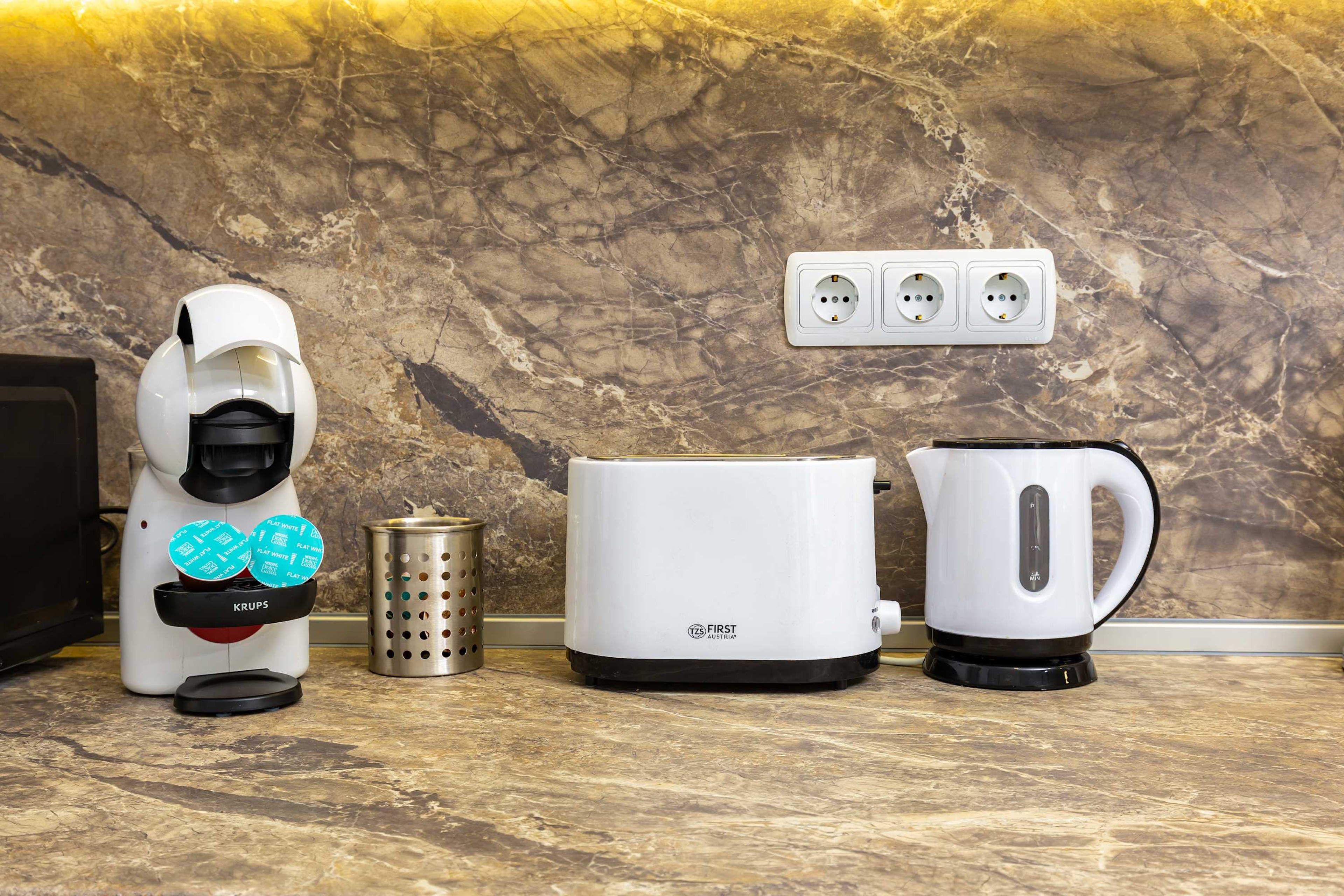 Scoutaround White Logo