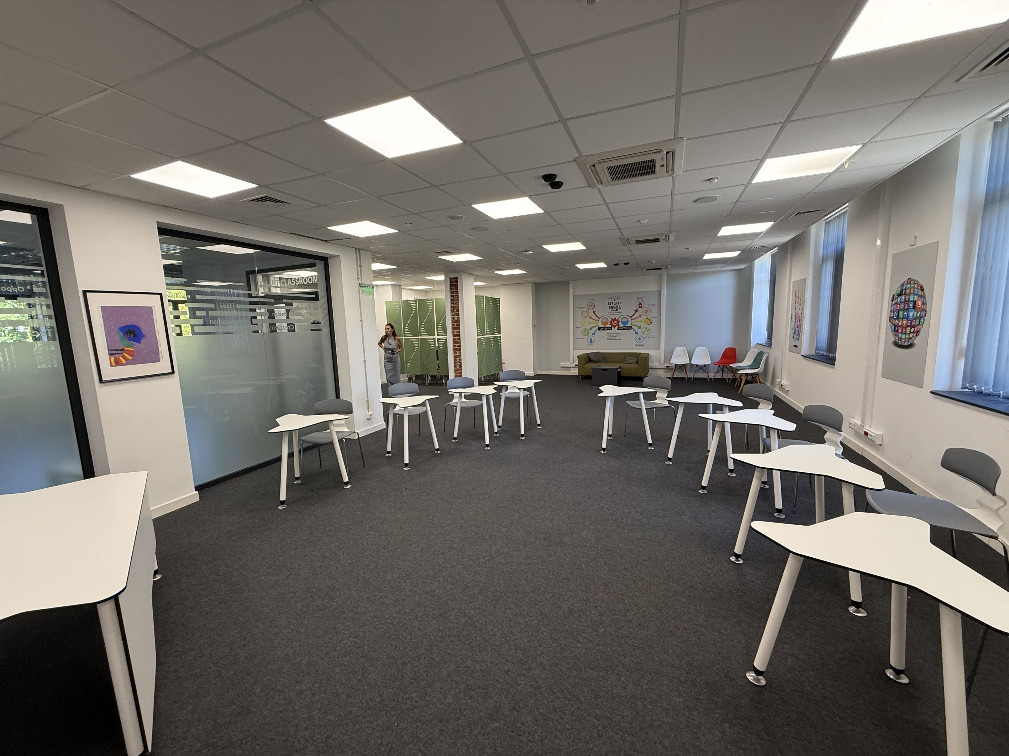 Scoutaround White Logo