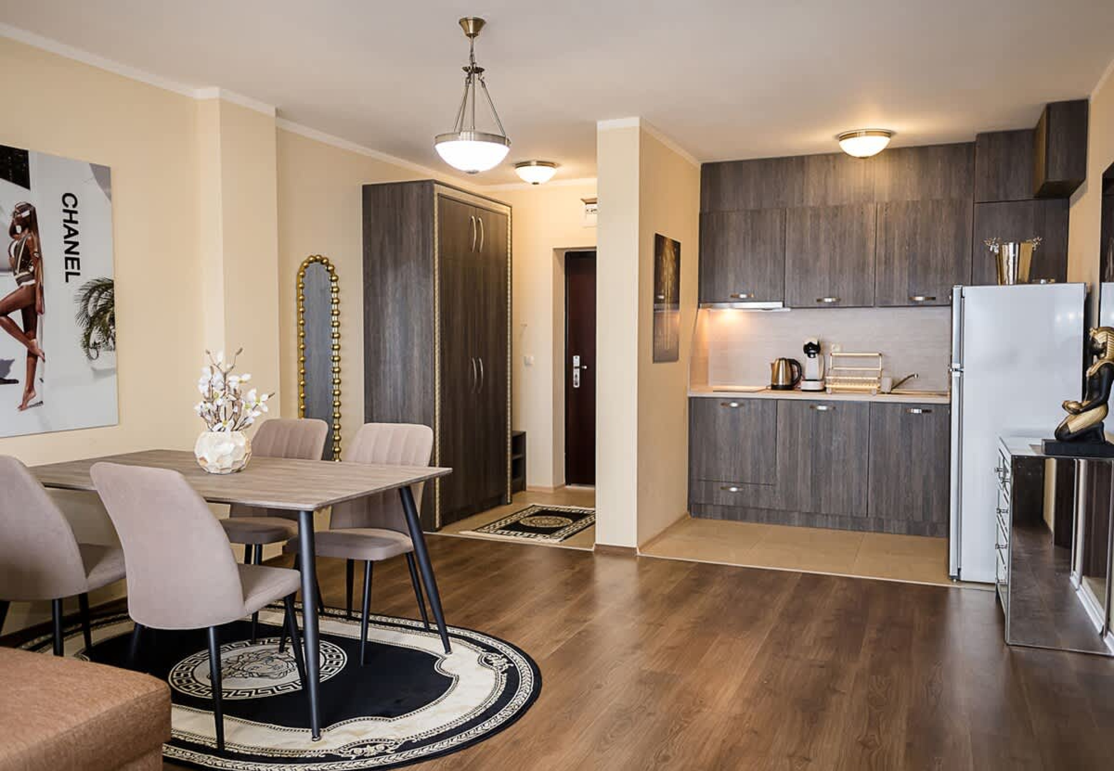 Elegant Apartment with Balcony in Argisht Palace - Photo 3