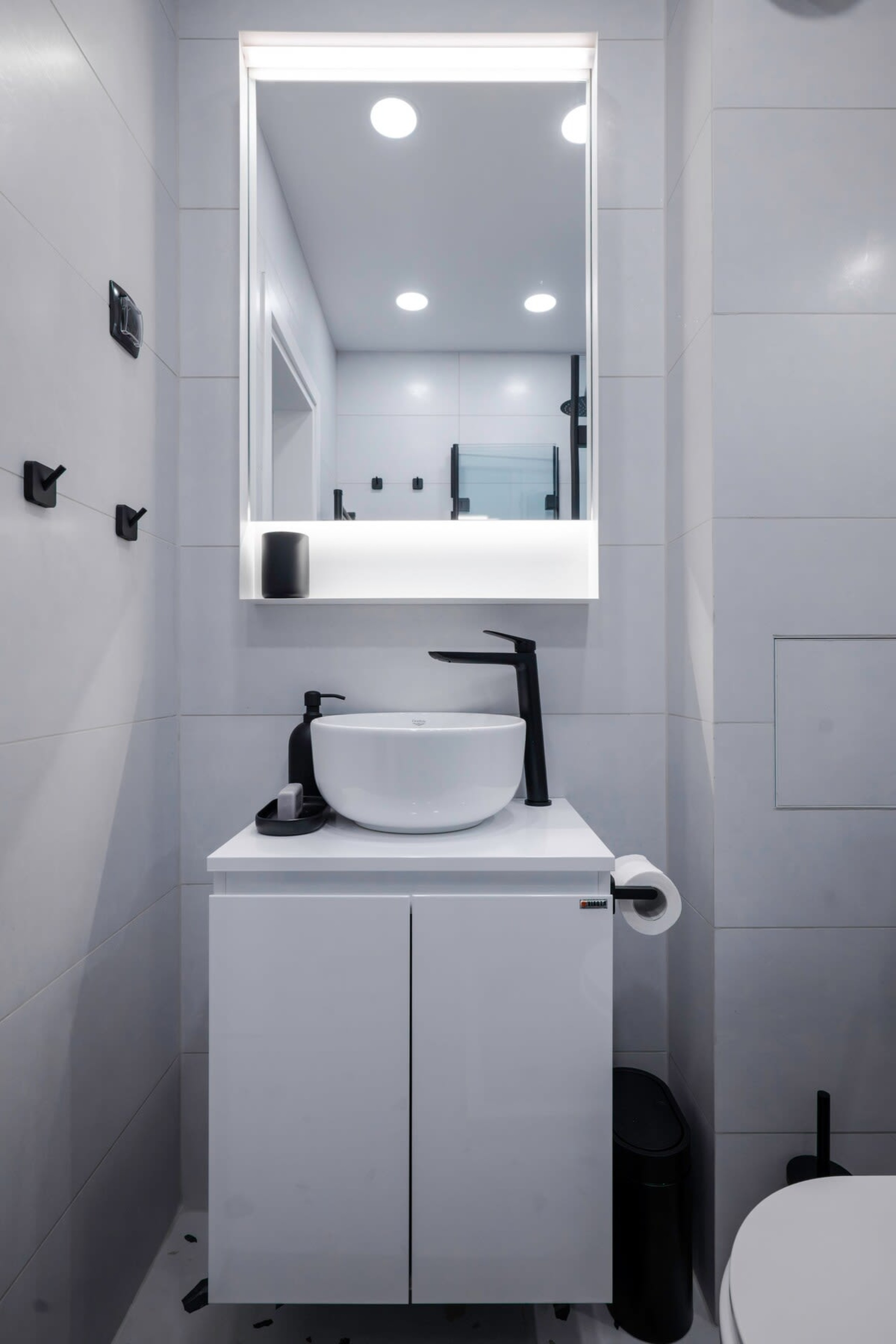 Scoutaround White Logo