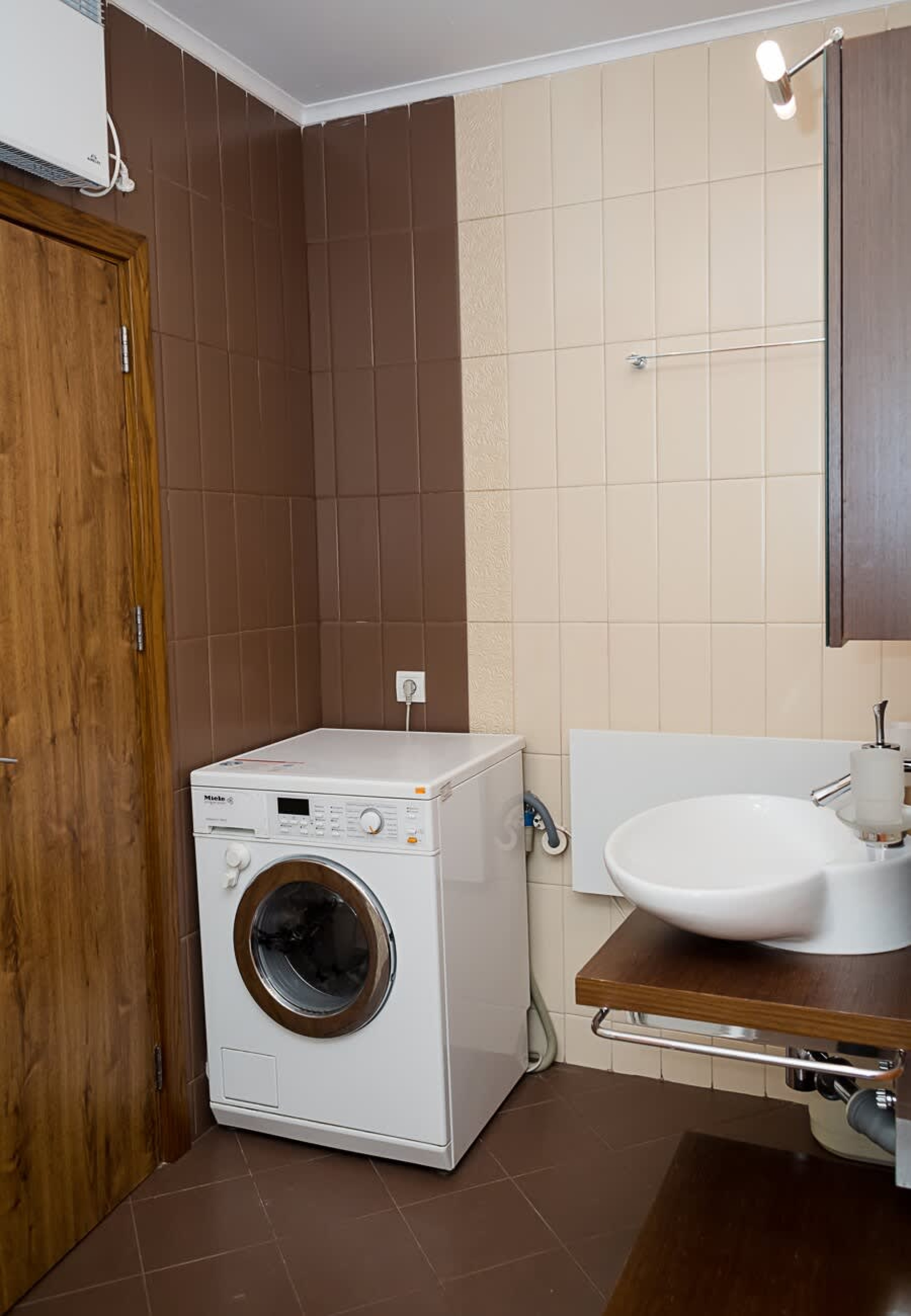 Modern 1-Bedroom Retreat in Varna’s Sea Garden - Photo 22