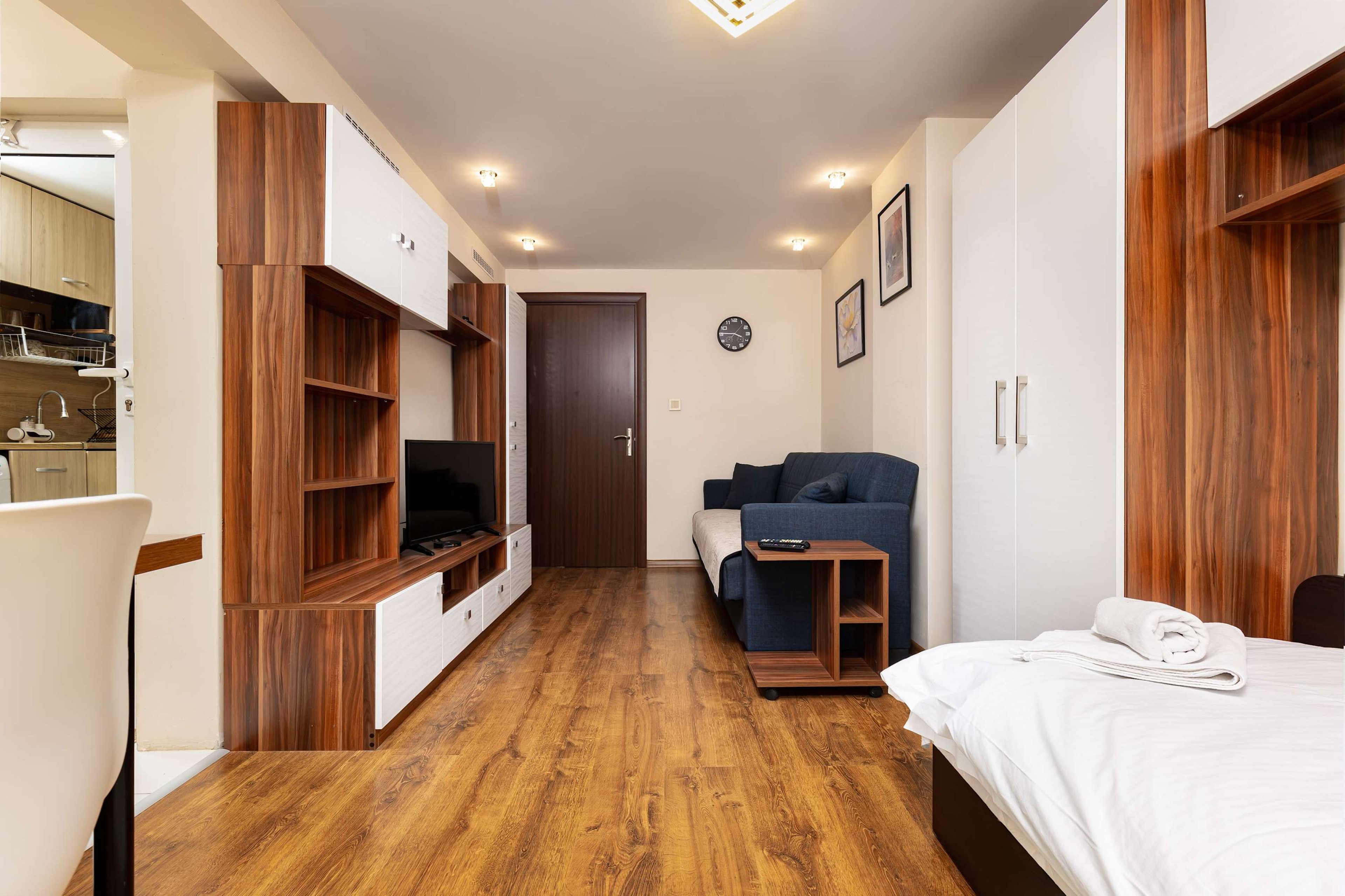 Scoutaround White Logo