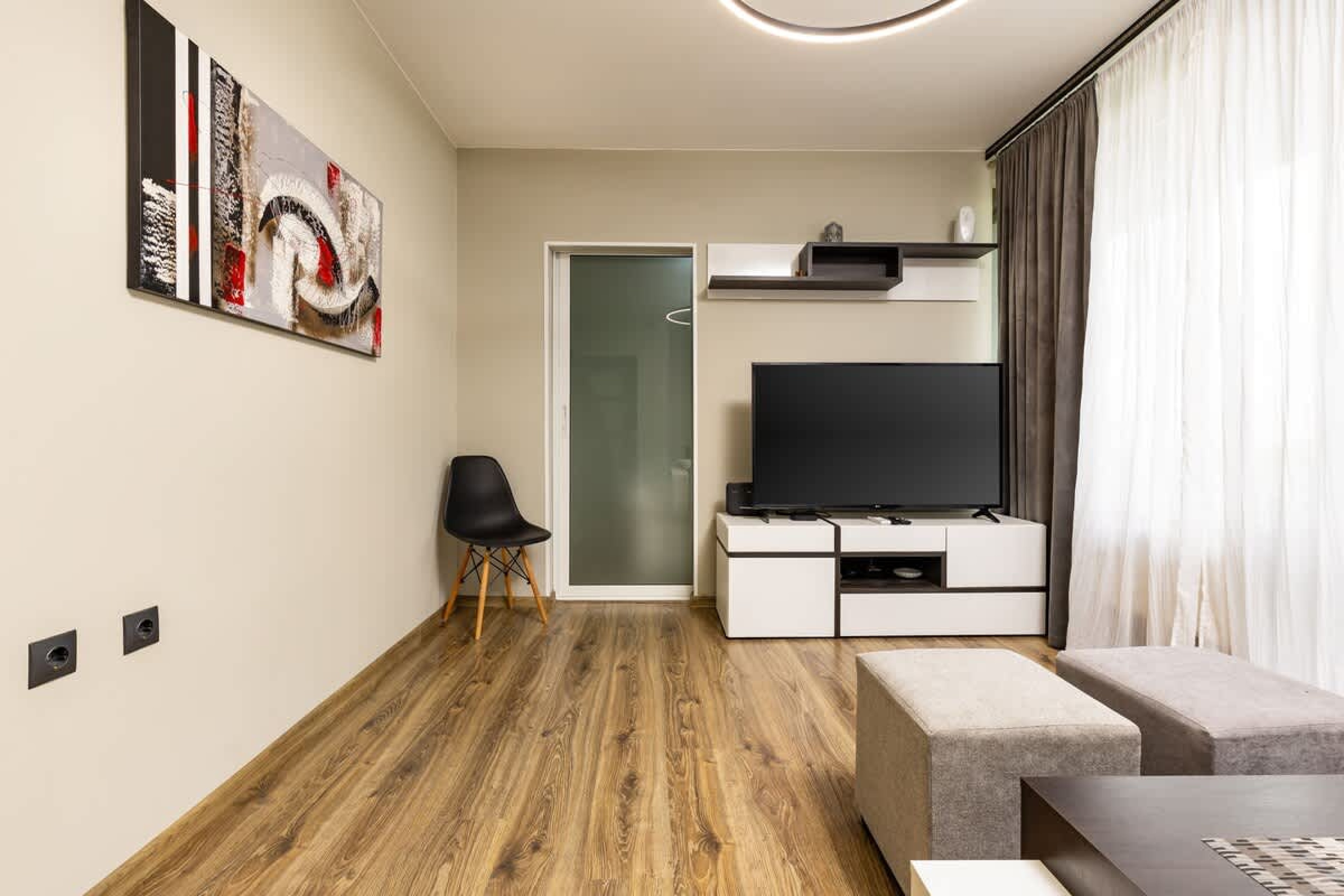 Scoutaround White Logo