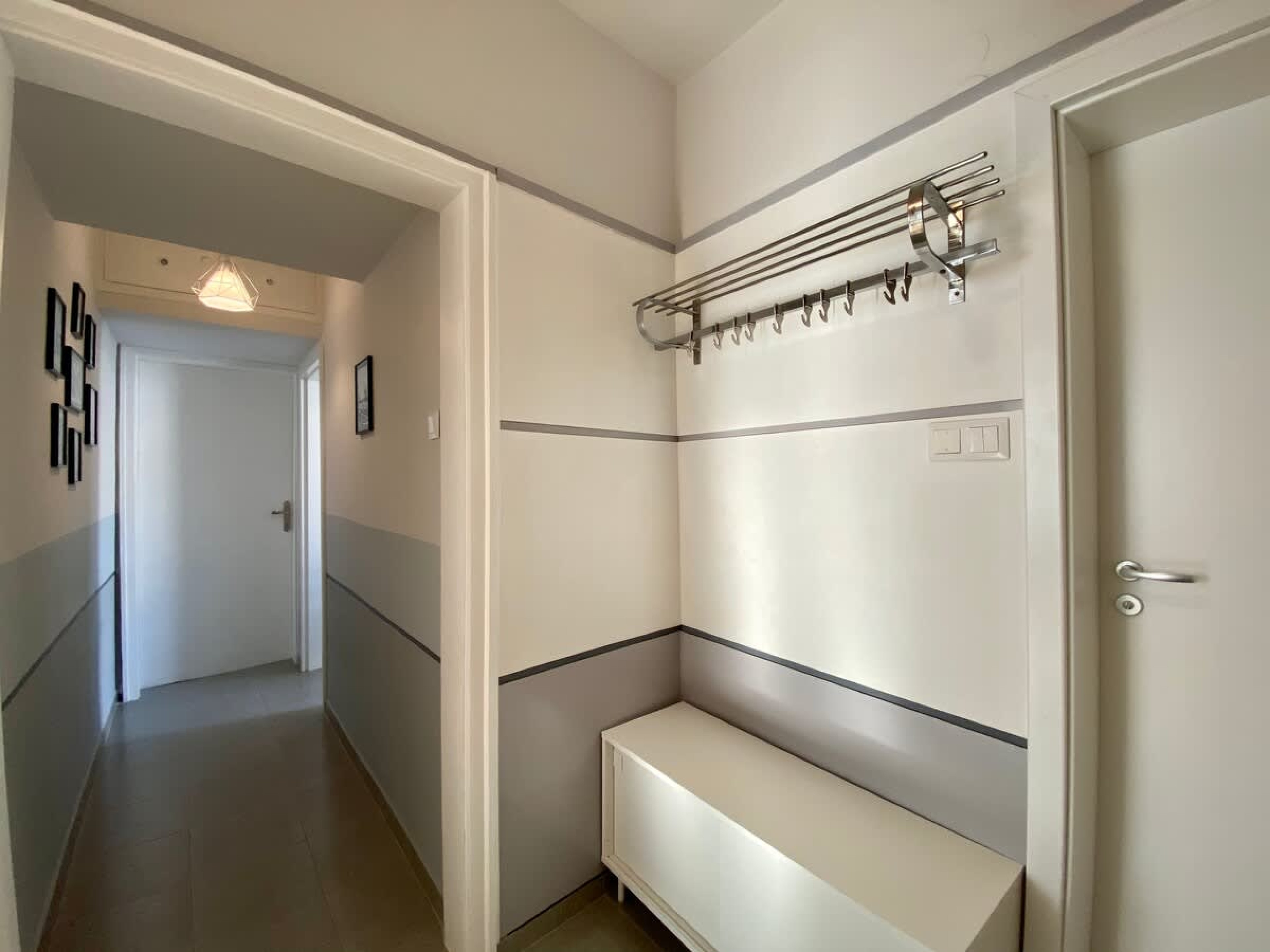 Scoutaround White Logo