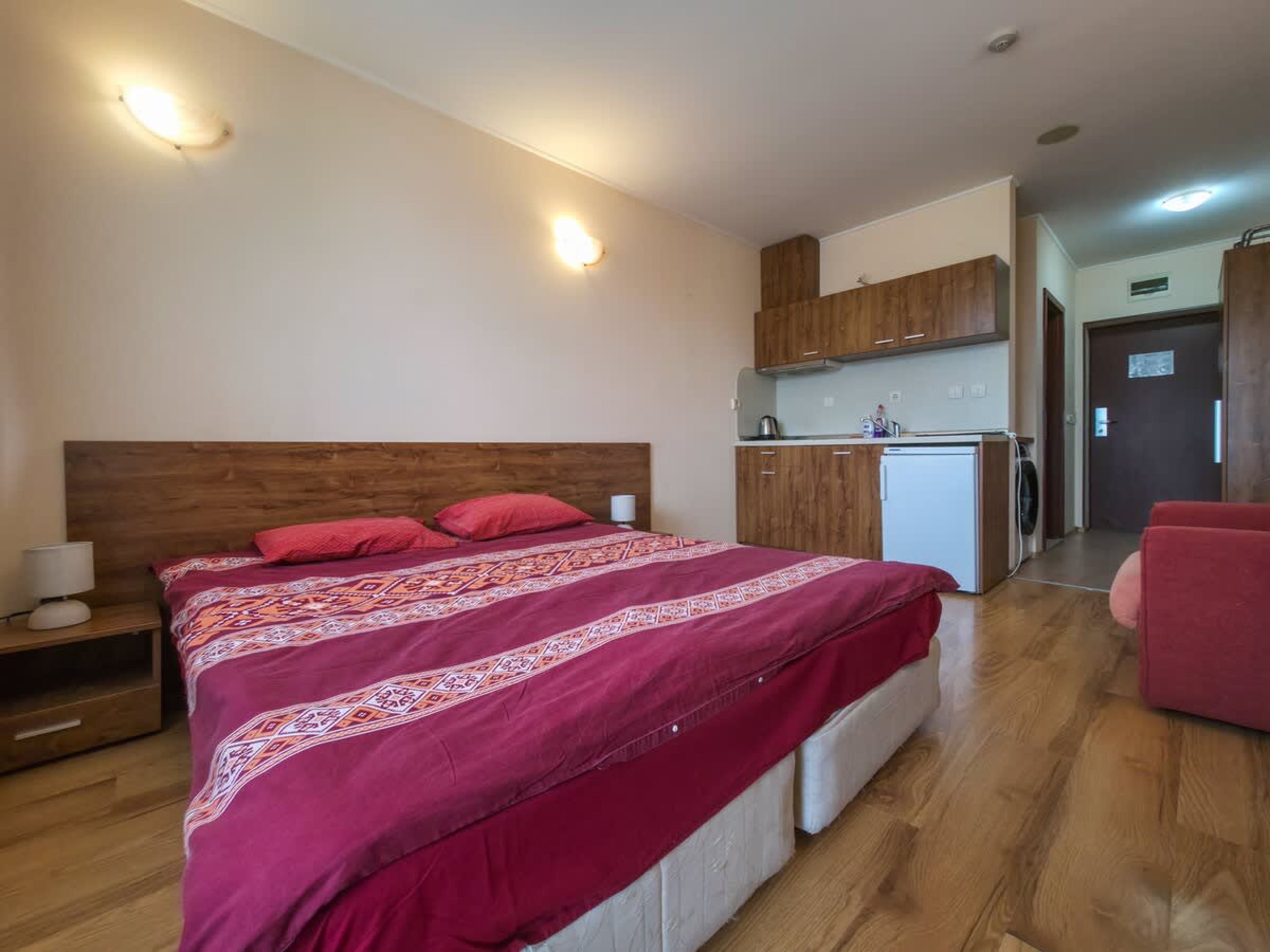 Scoutaround White Logo