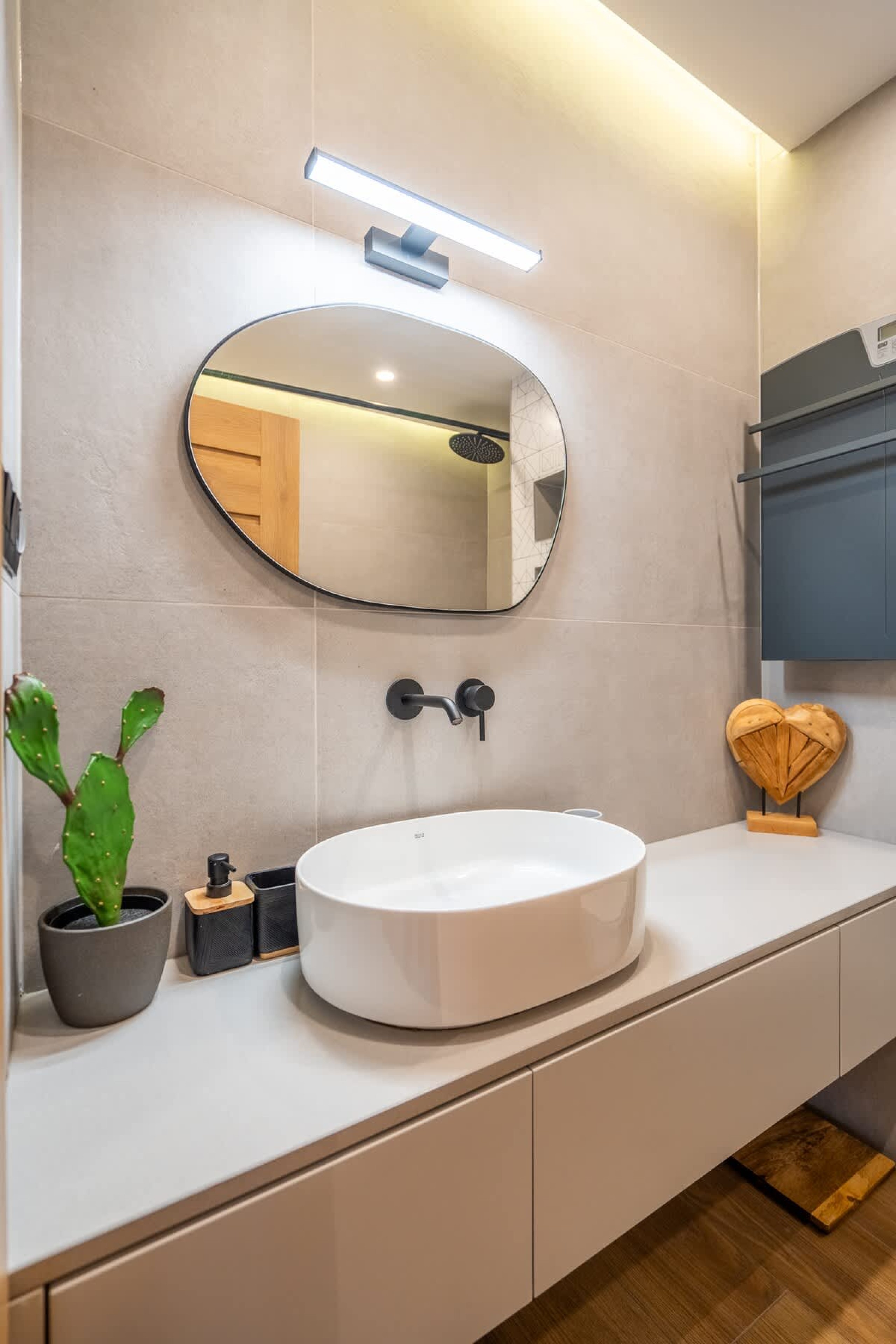 Scoutaround White Logo