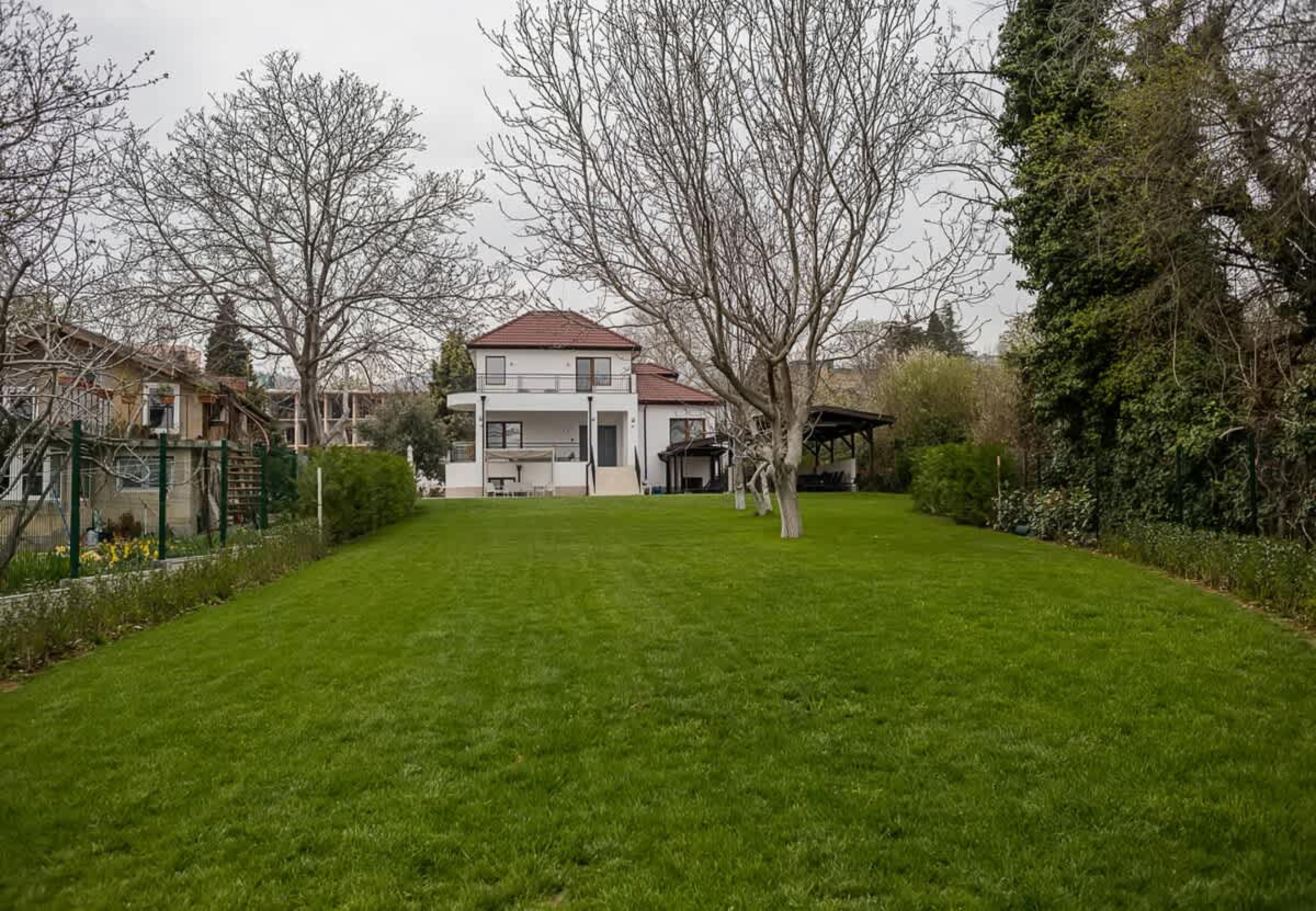 Scoutaround White Logo