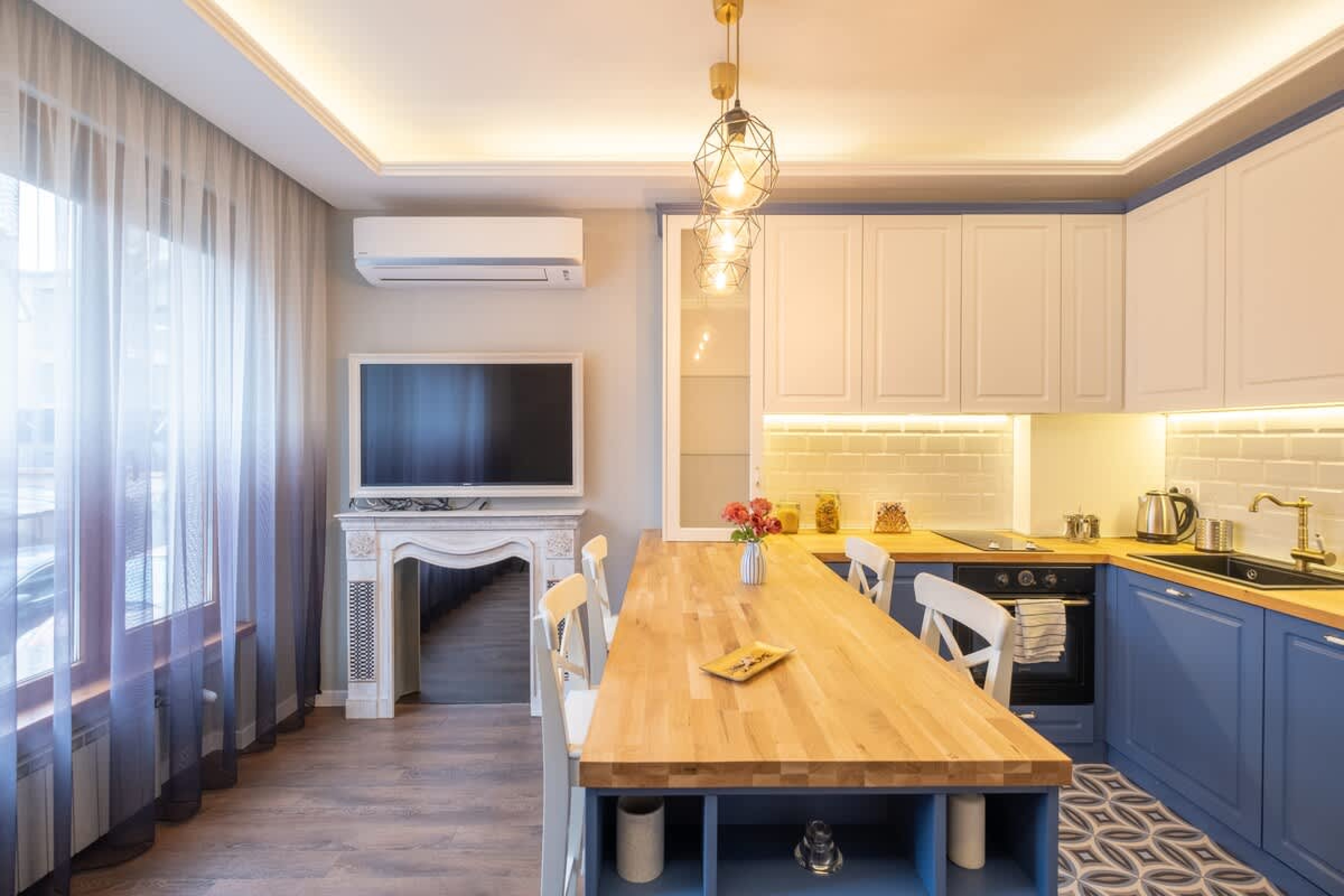 Scoutaround White Logo