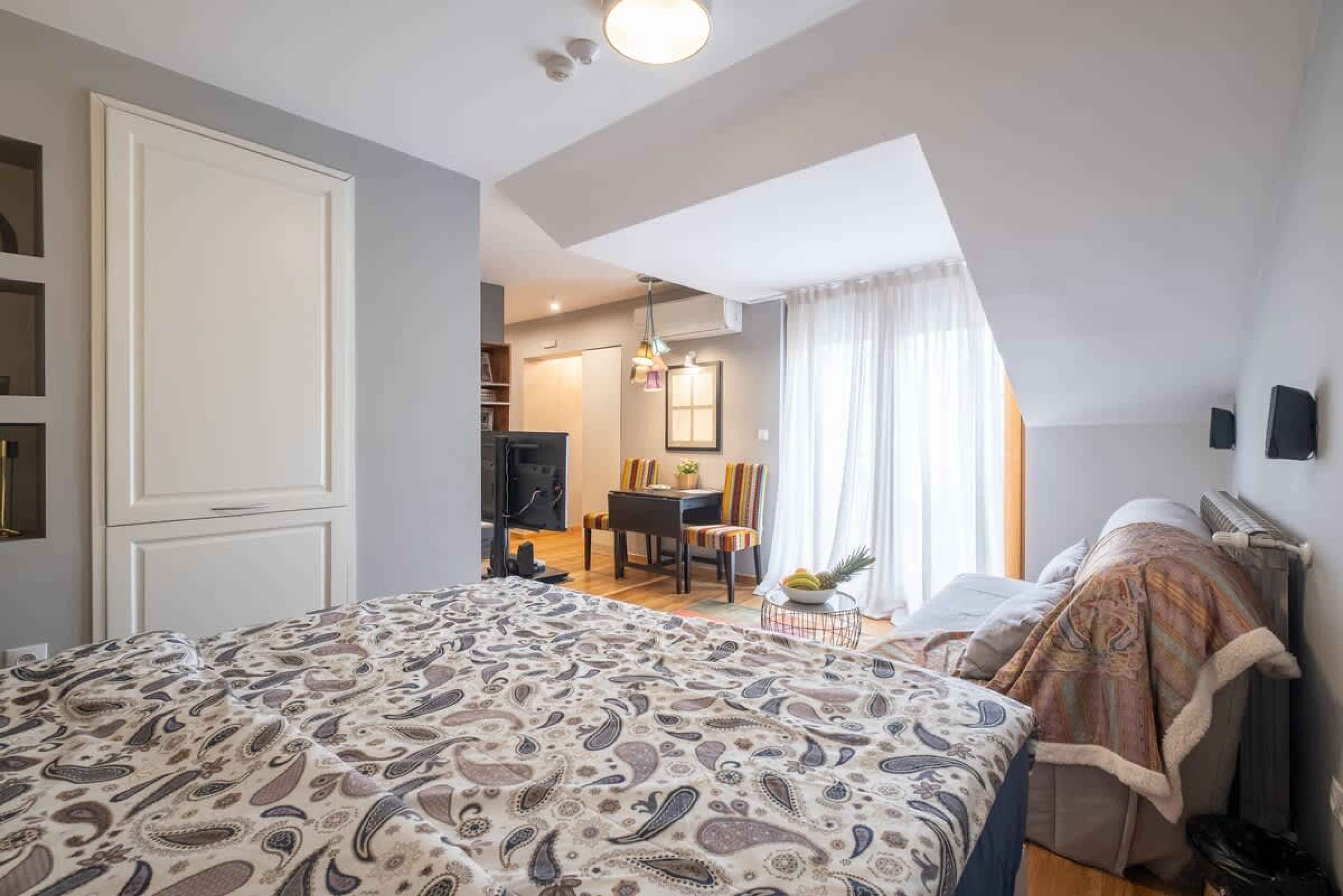 Scoutaround White Logo