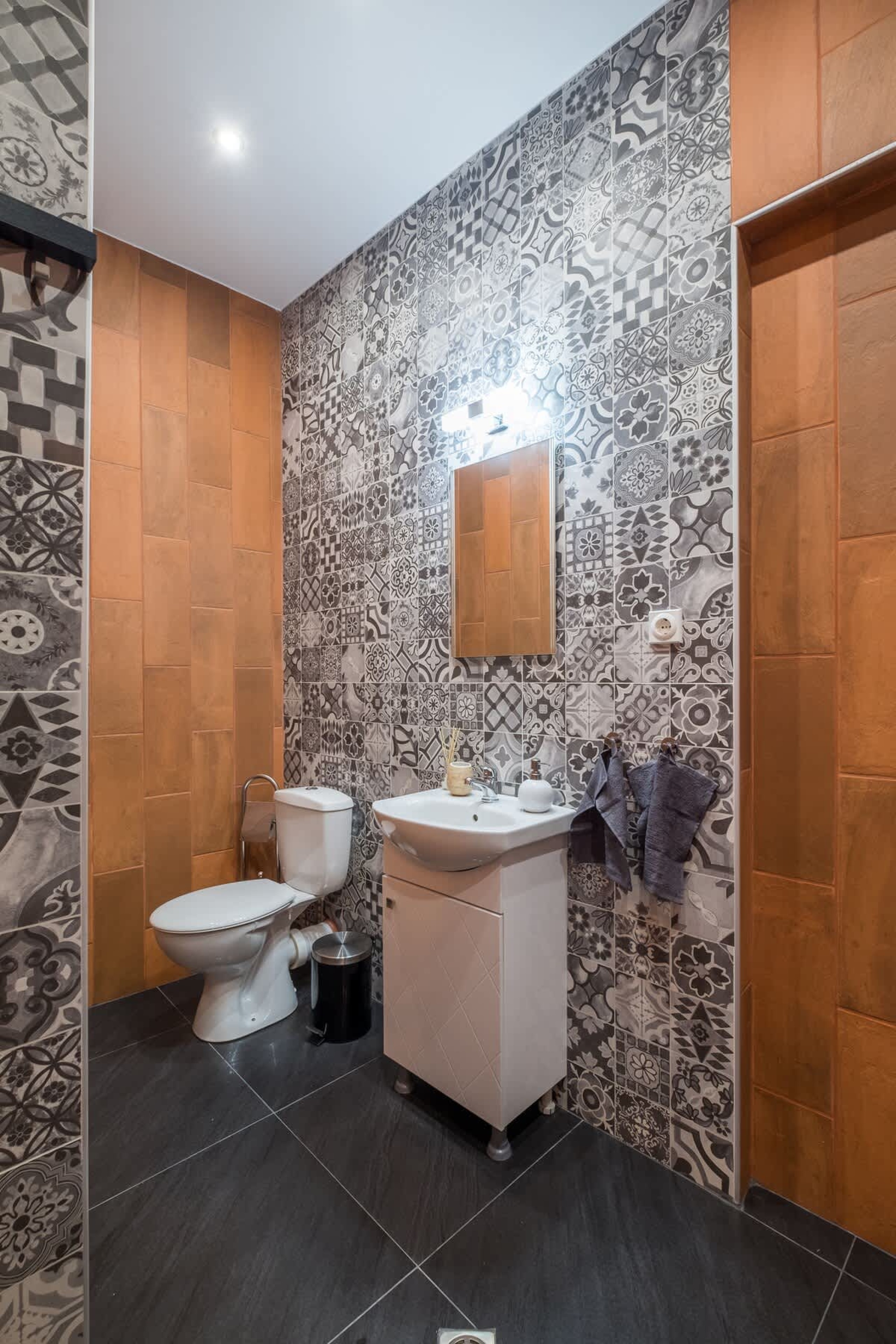 2 BDR &amp; 2 BTHR Funky Apartment / Supreme Location - Photo 56