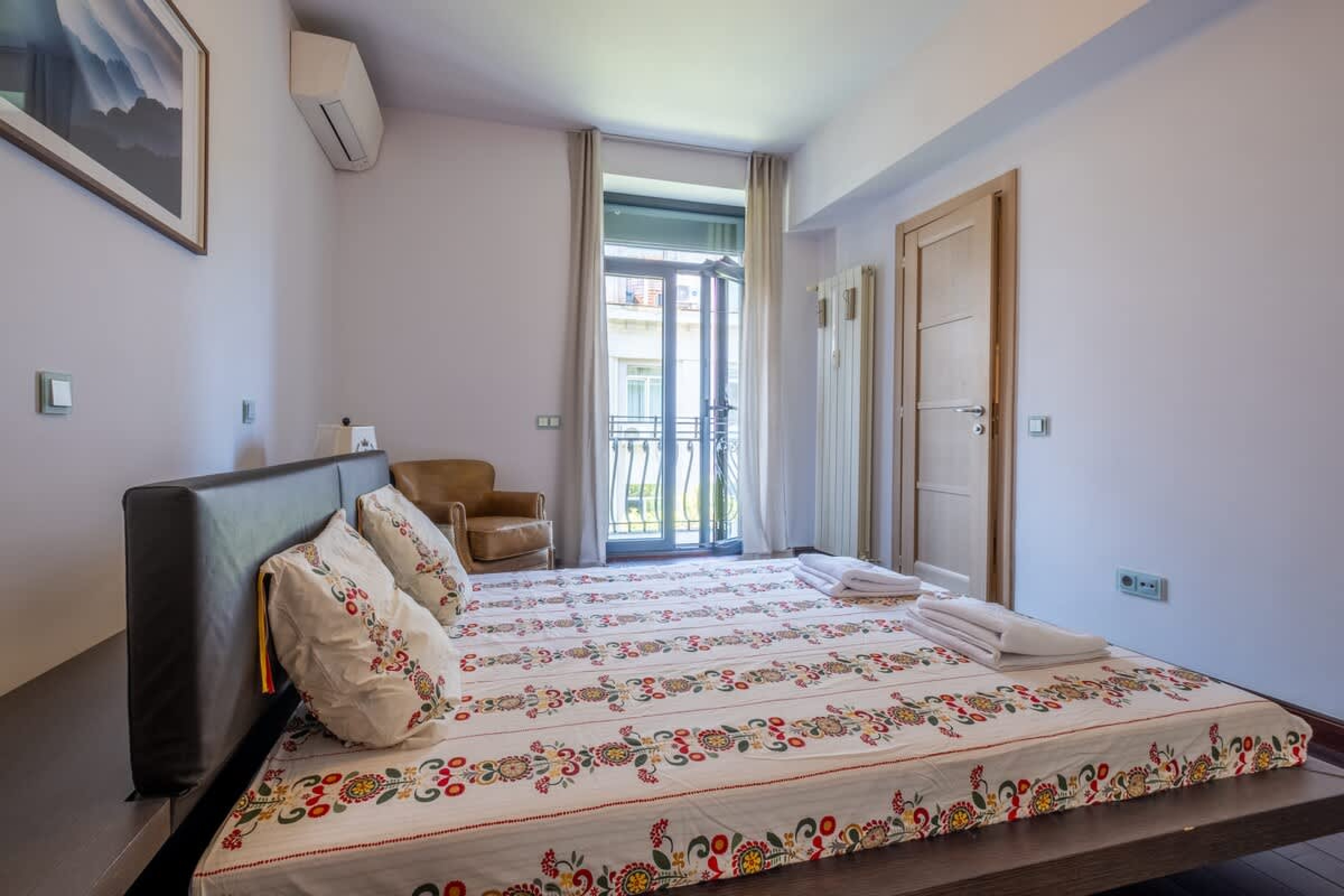 Scoutaround White Logo