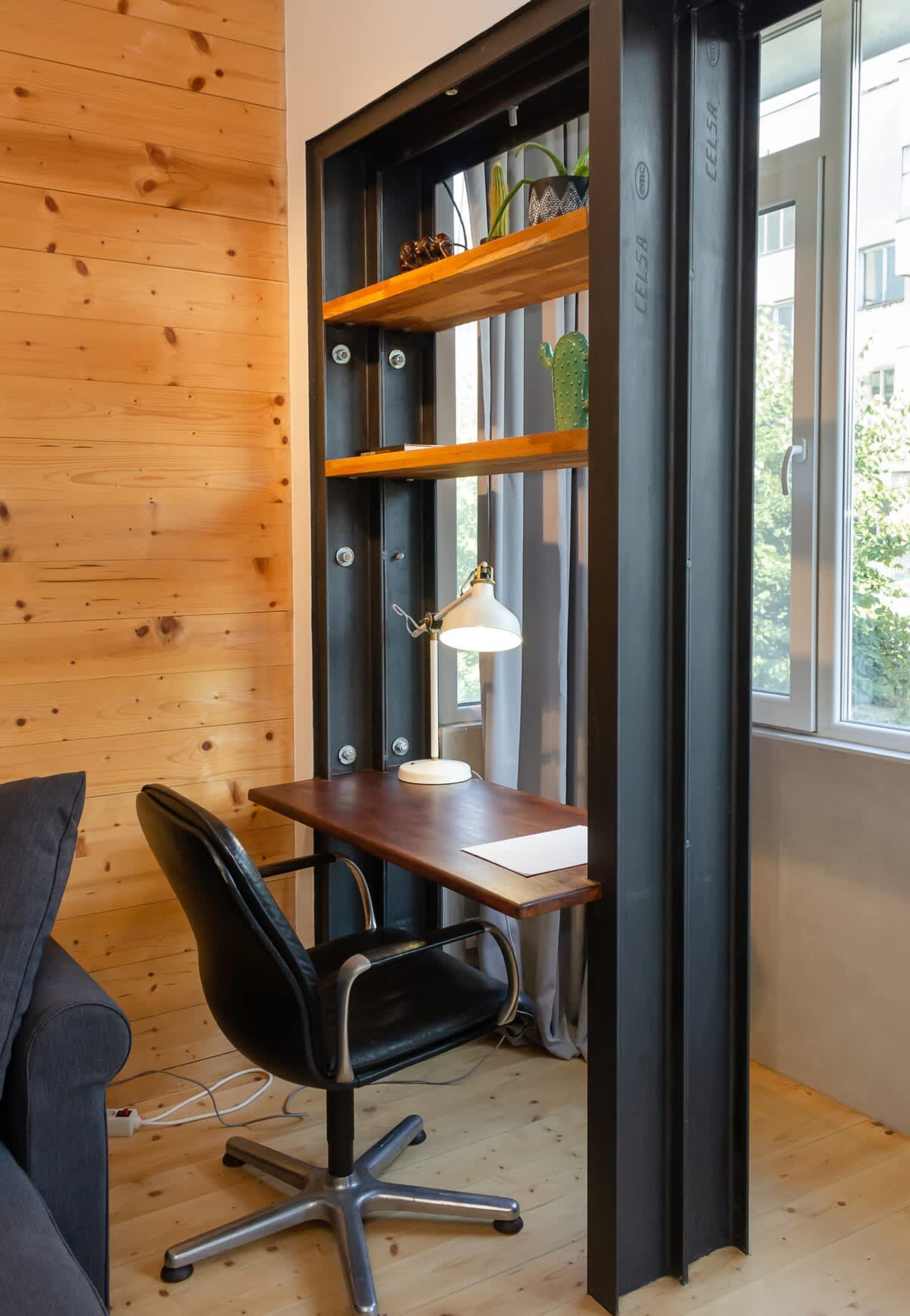 Bright &amp; Spacious Apartment with a Charming Balcon - Photo 9