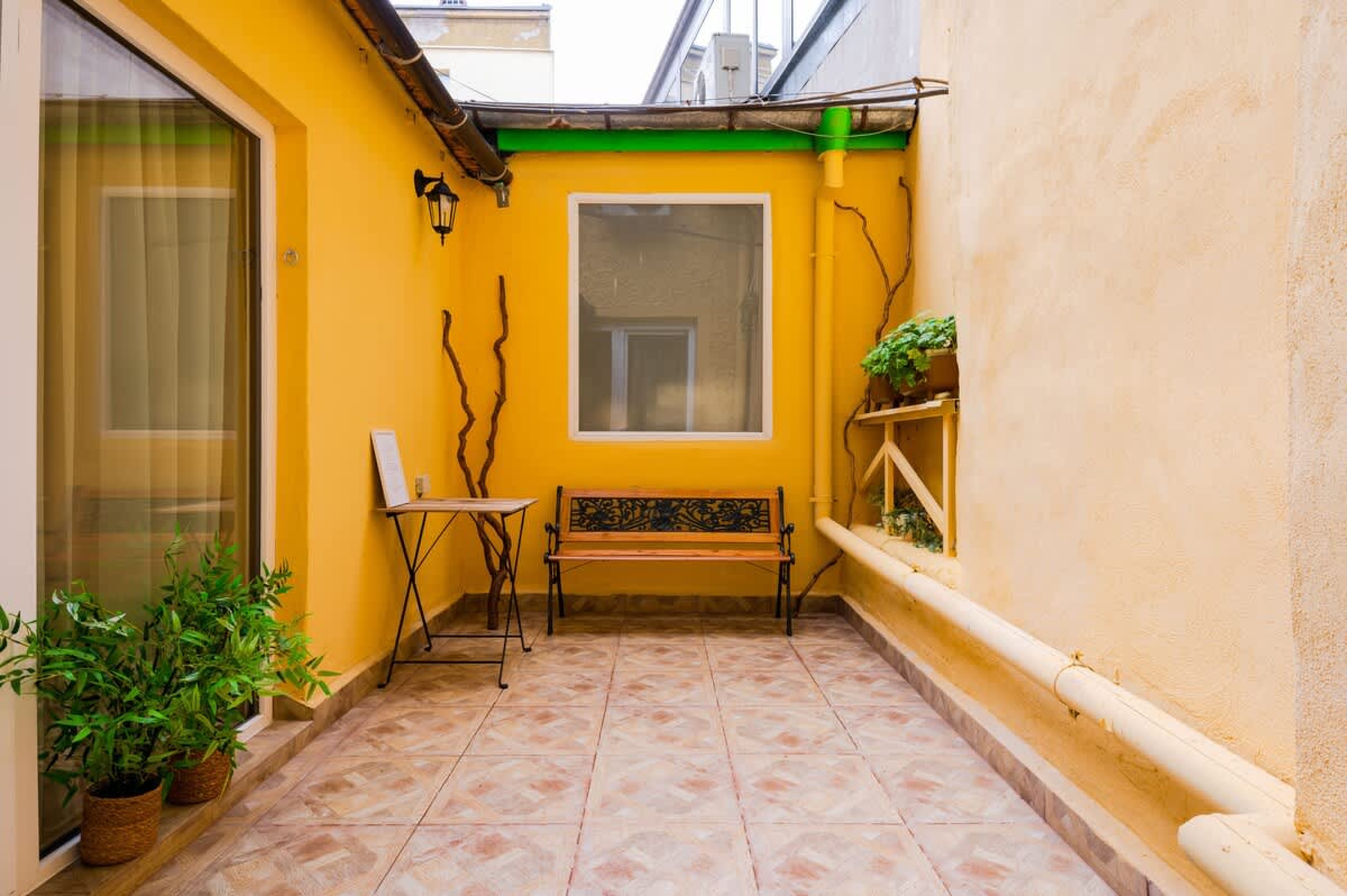 Scoutaround White Logo