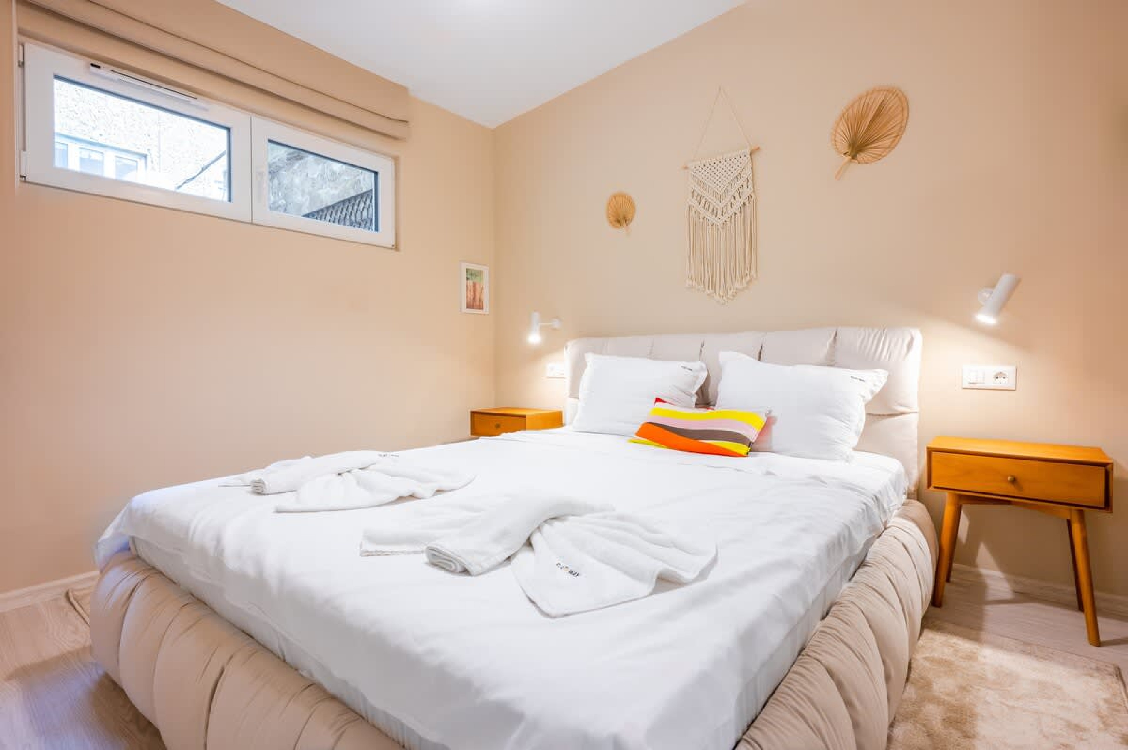 Scoutaround White Logo