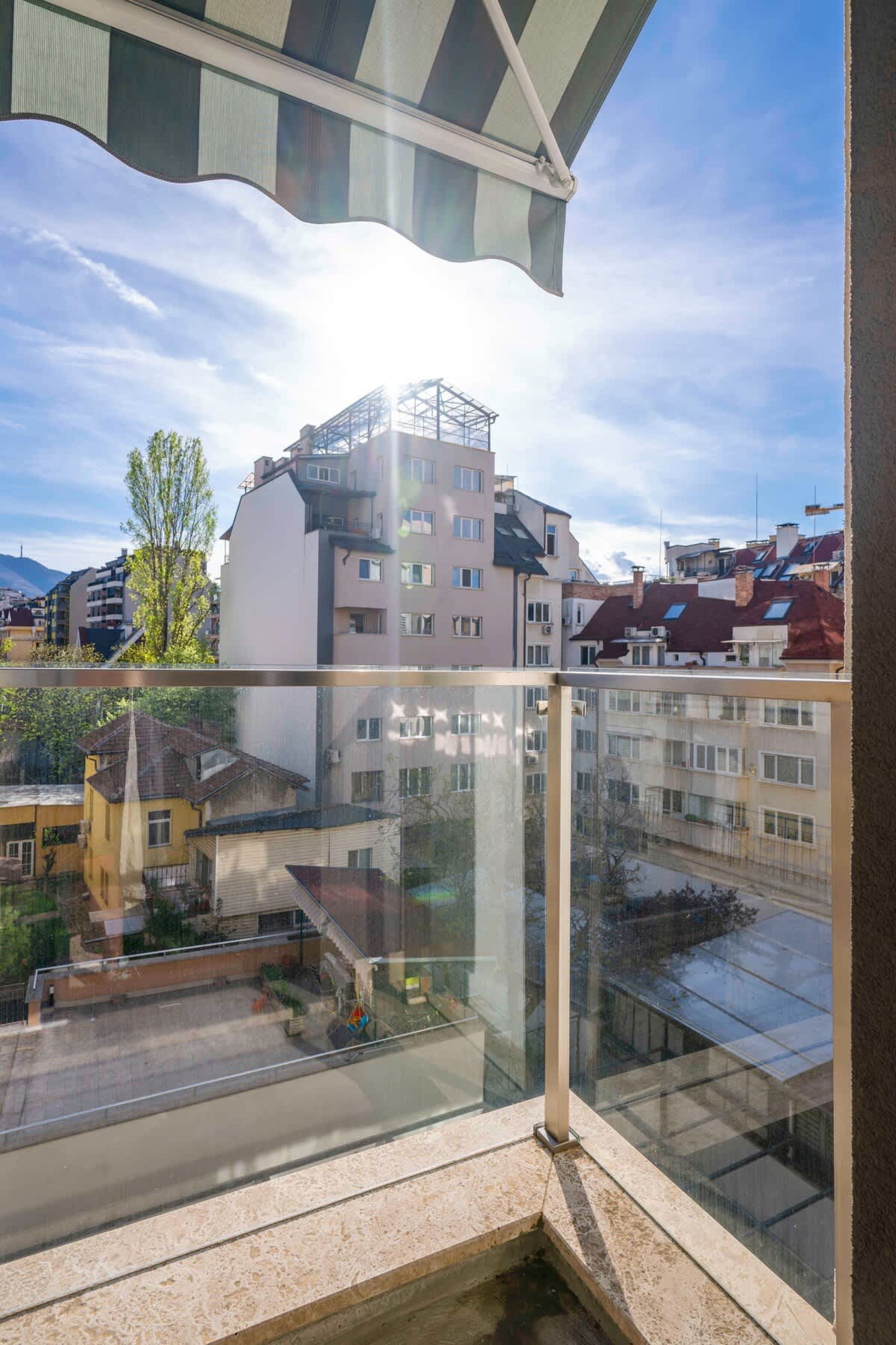 Scoutaround White Logo