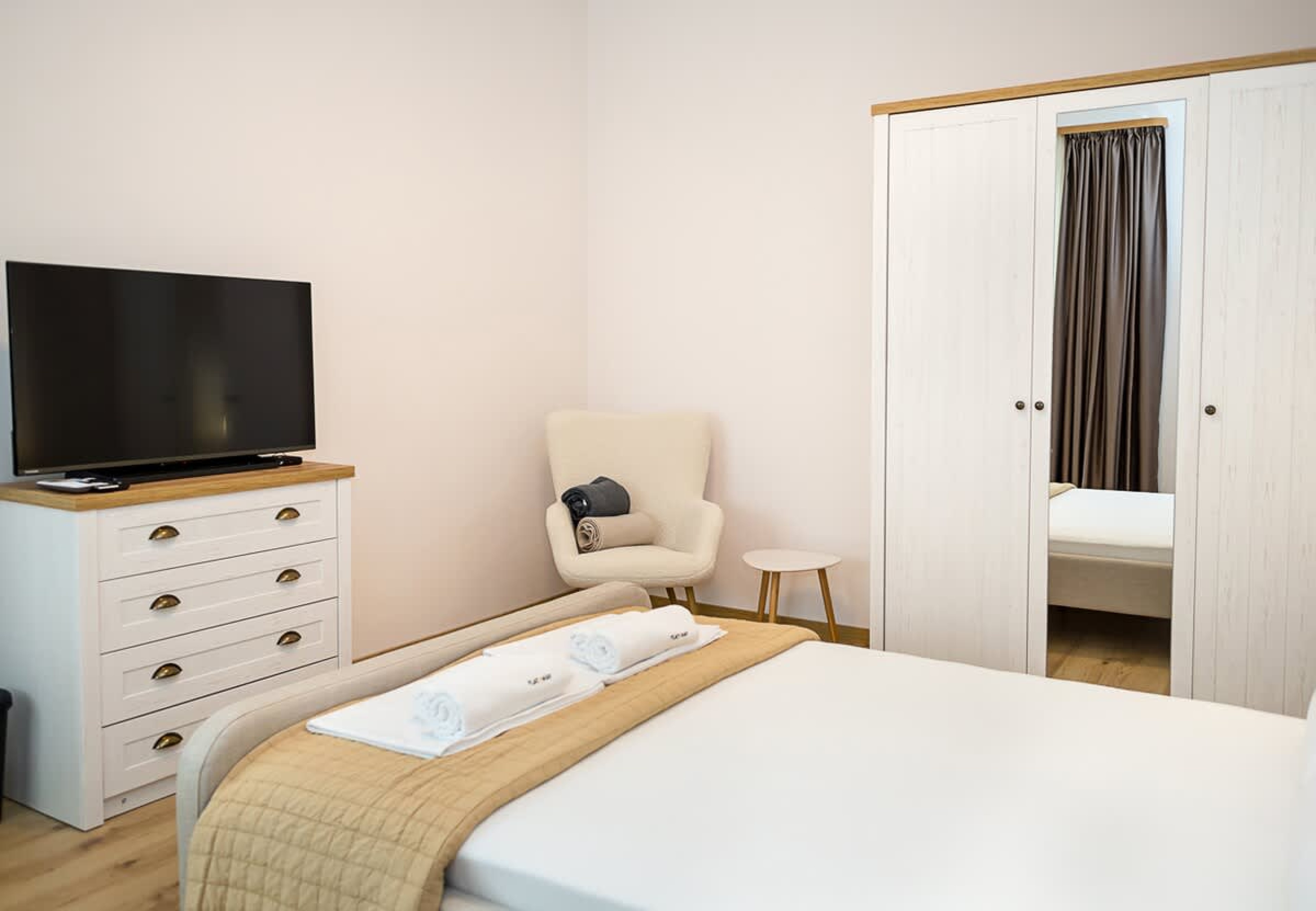 Scoutaround White Logo