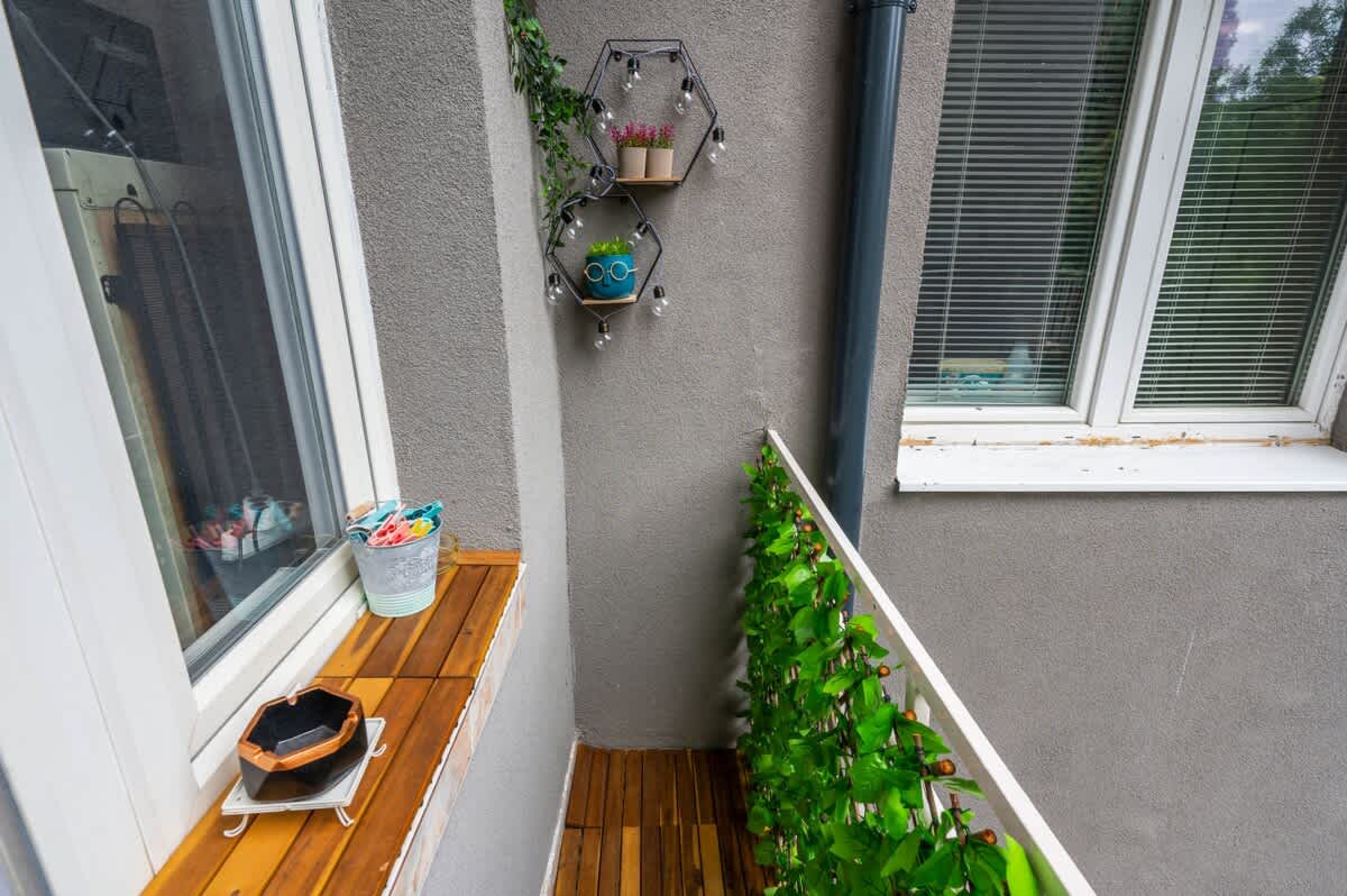 Scoutaround White Logo