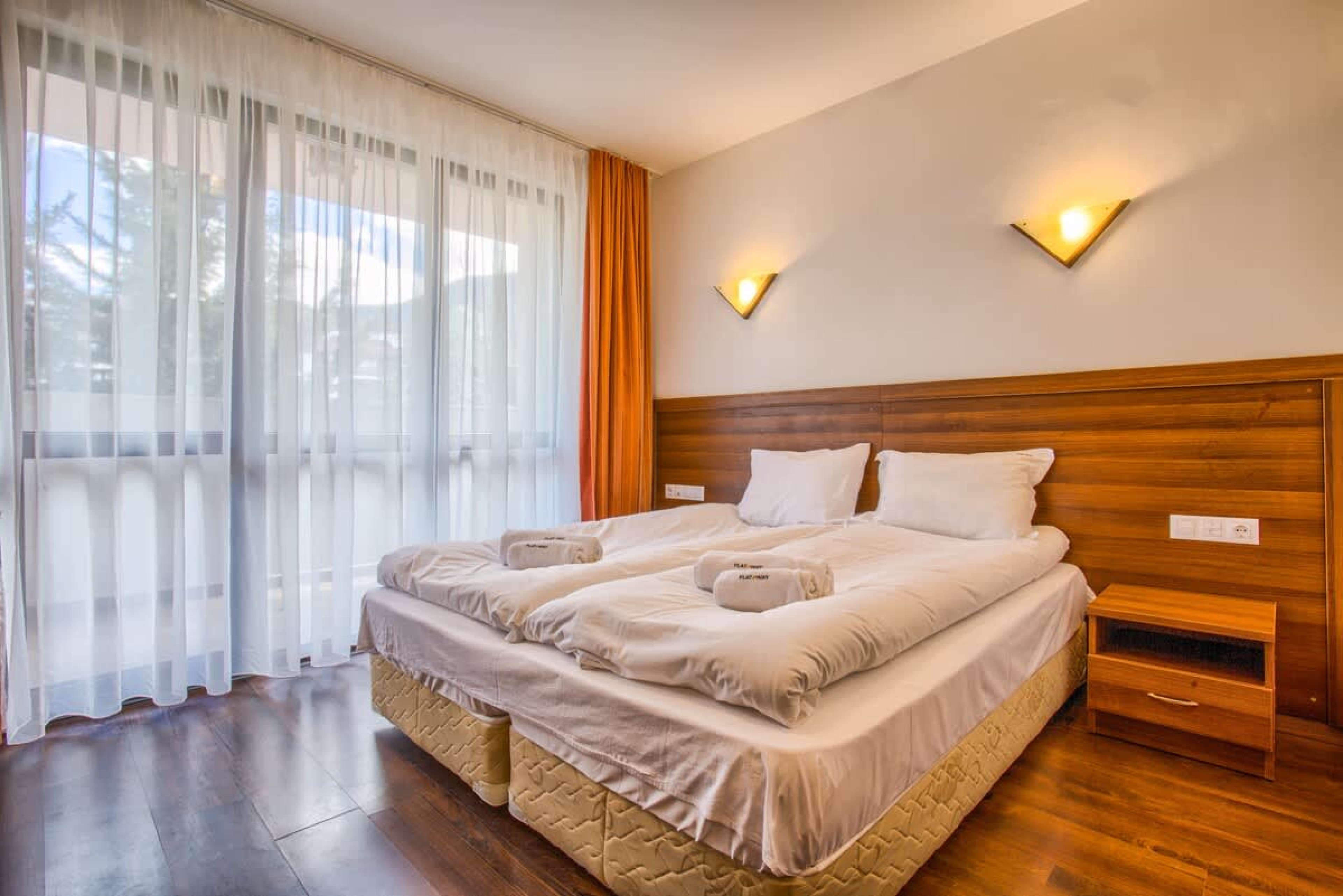 Scoutaround White Logo