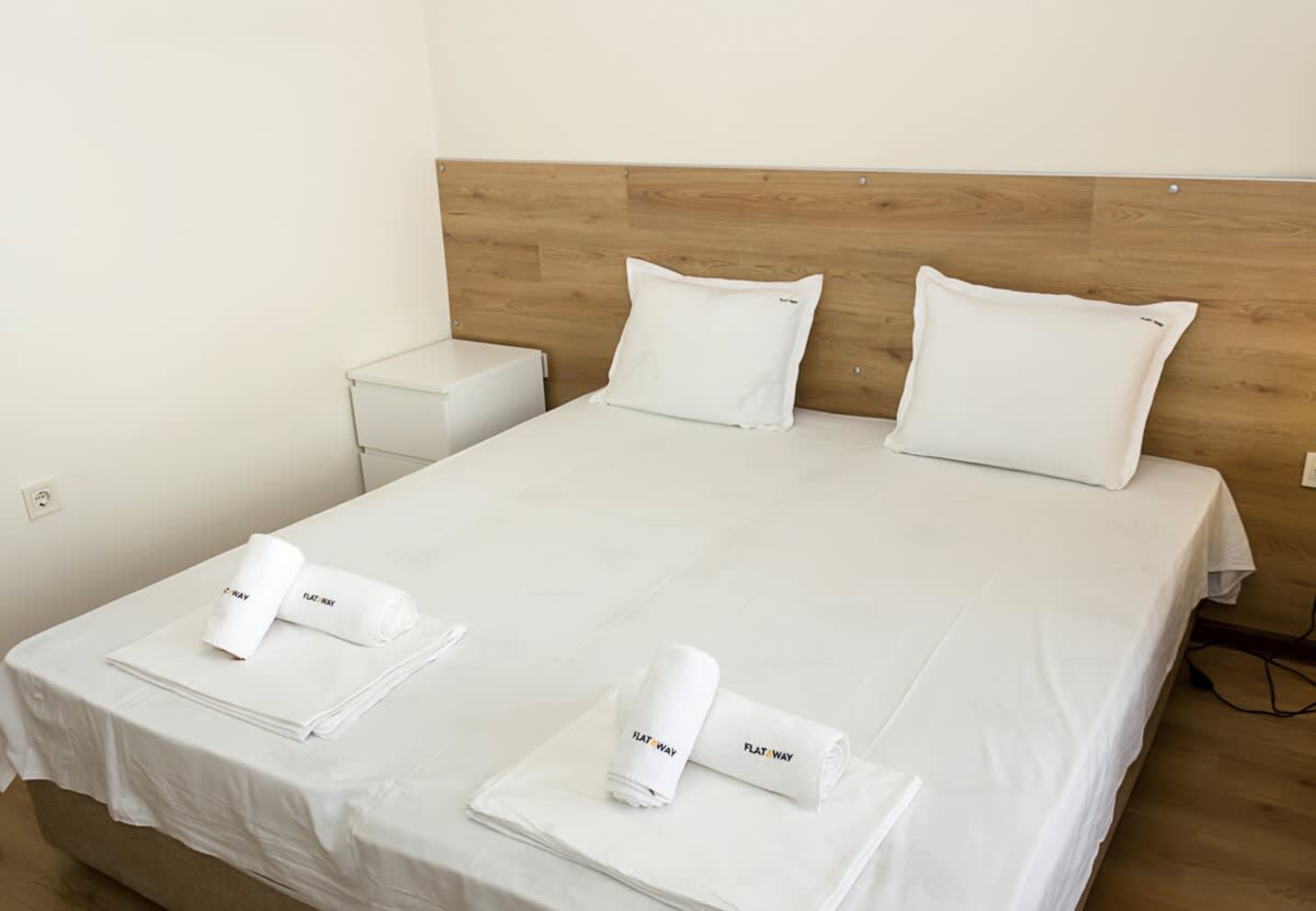 Scoutaround White Logo