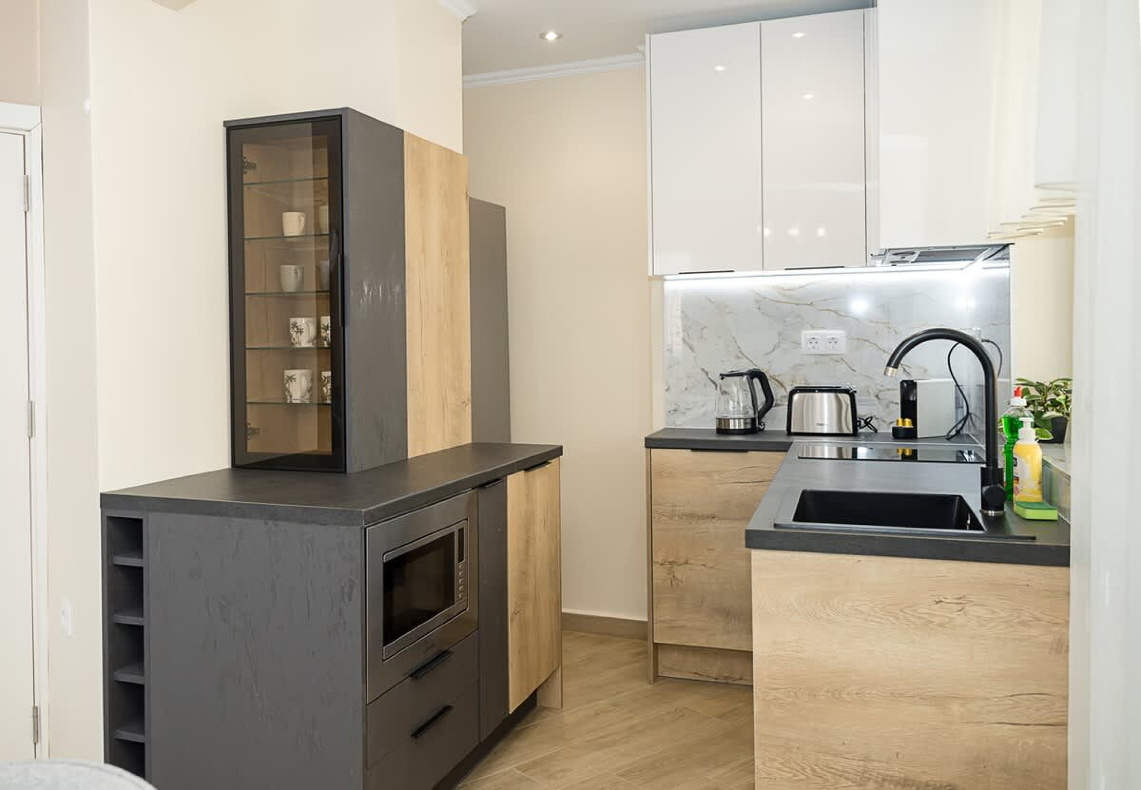 Scoutaround White Logo