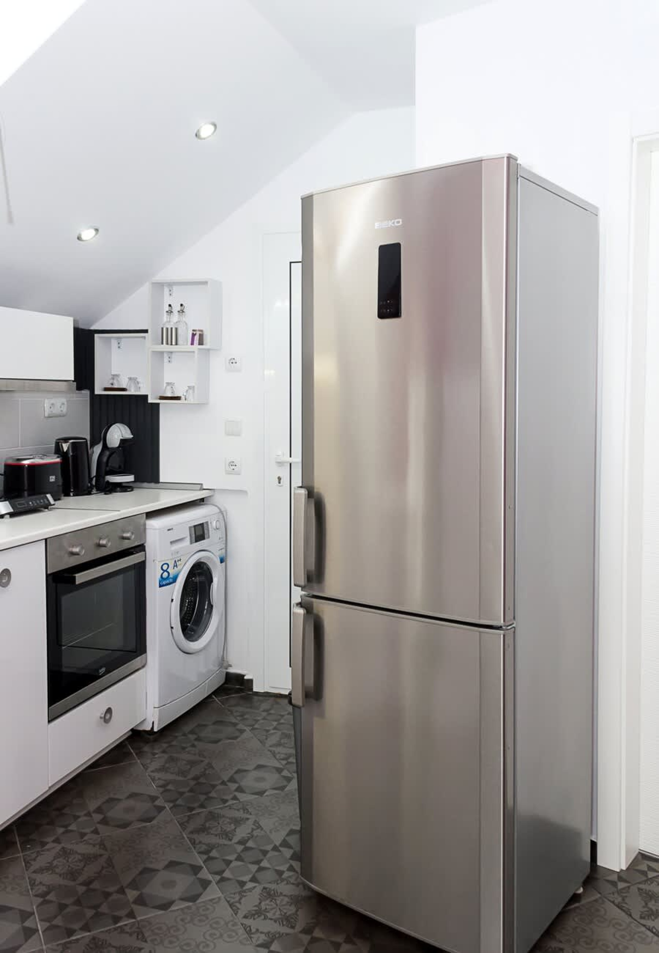 Scoutaround White Logo