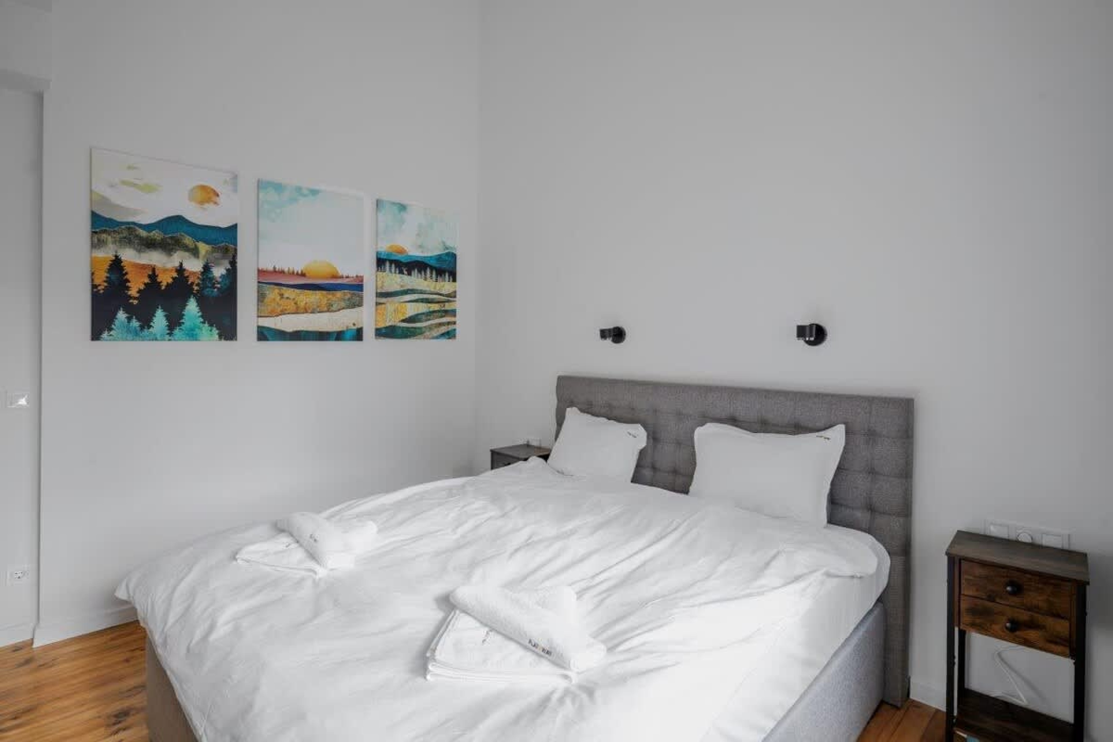 Scoutaround White Logo