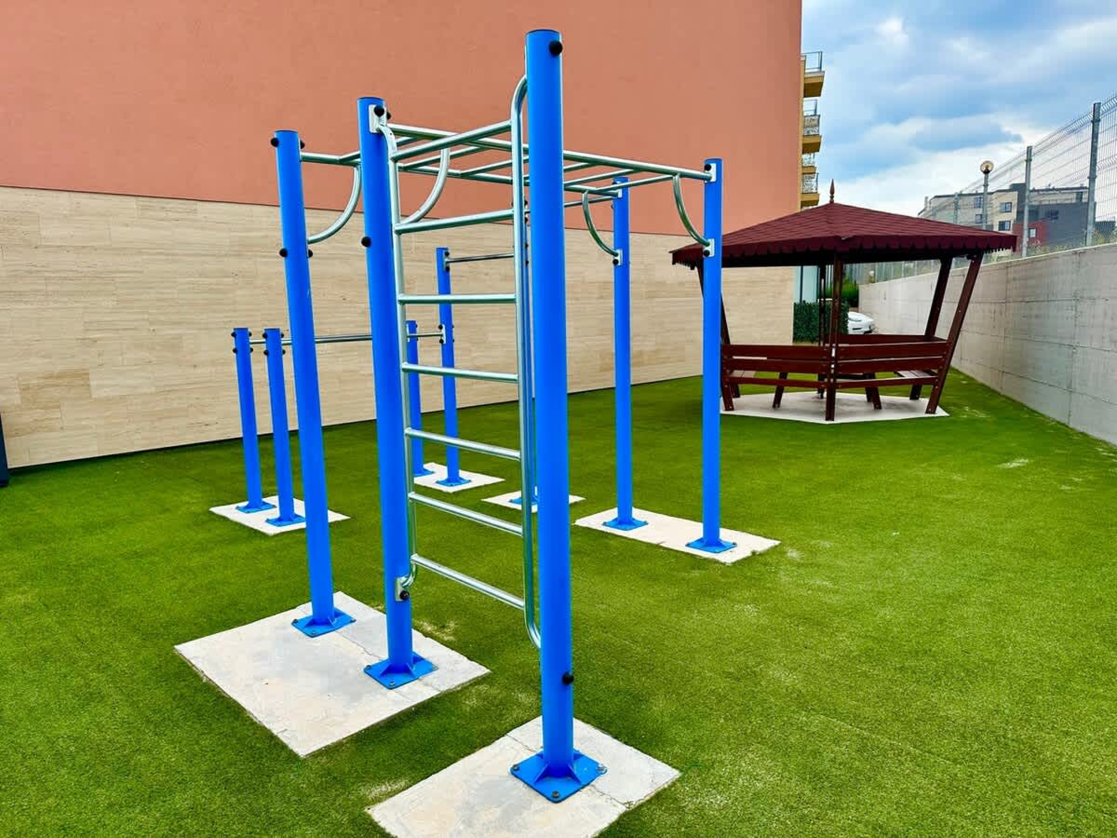 Scoutaround White Logo